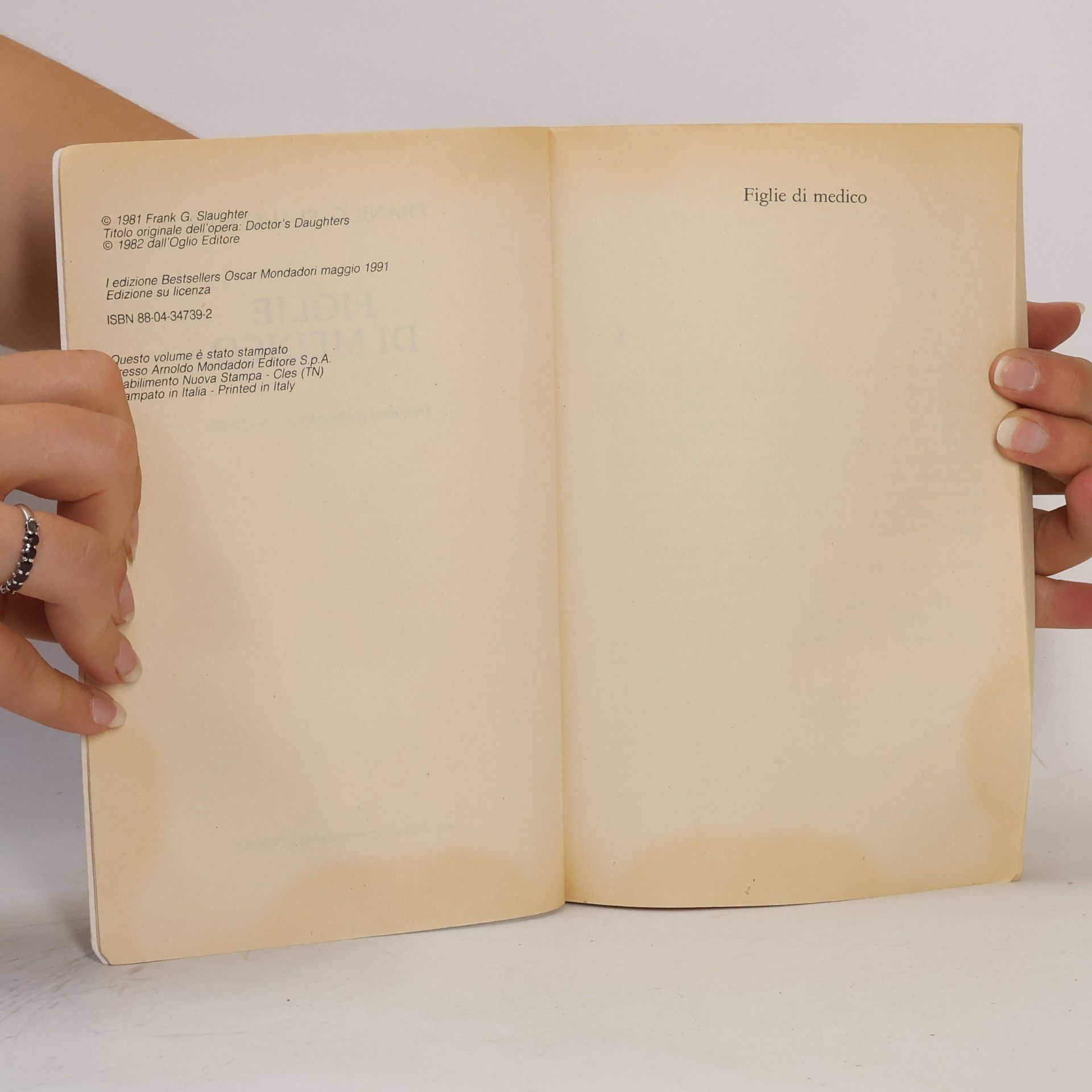 Frank G. Slaughter Oscar bestsellers - 197: Figlie di medico