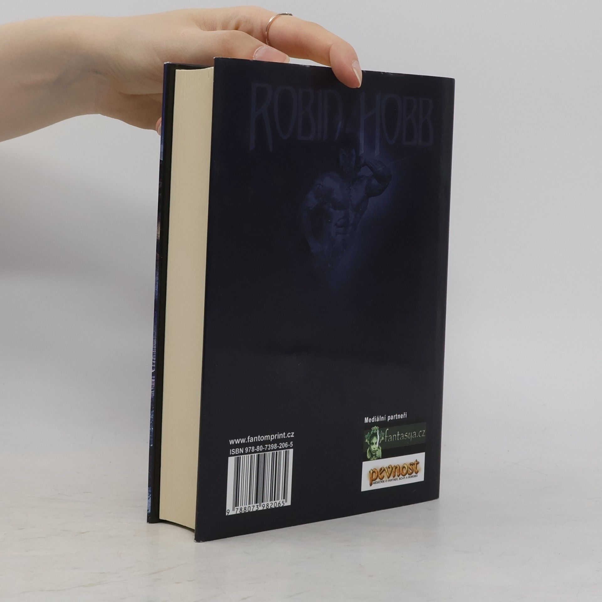 Robin Hobb Šílená loď. Živé lodě II