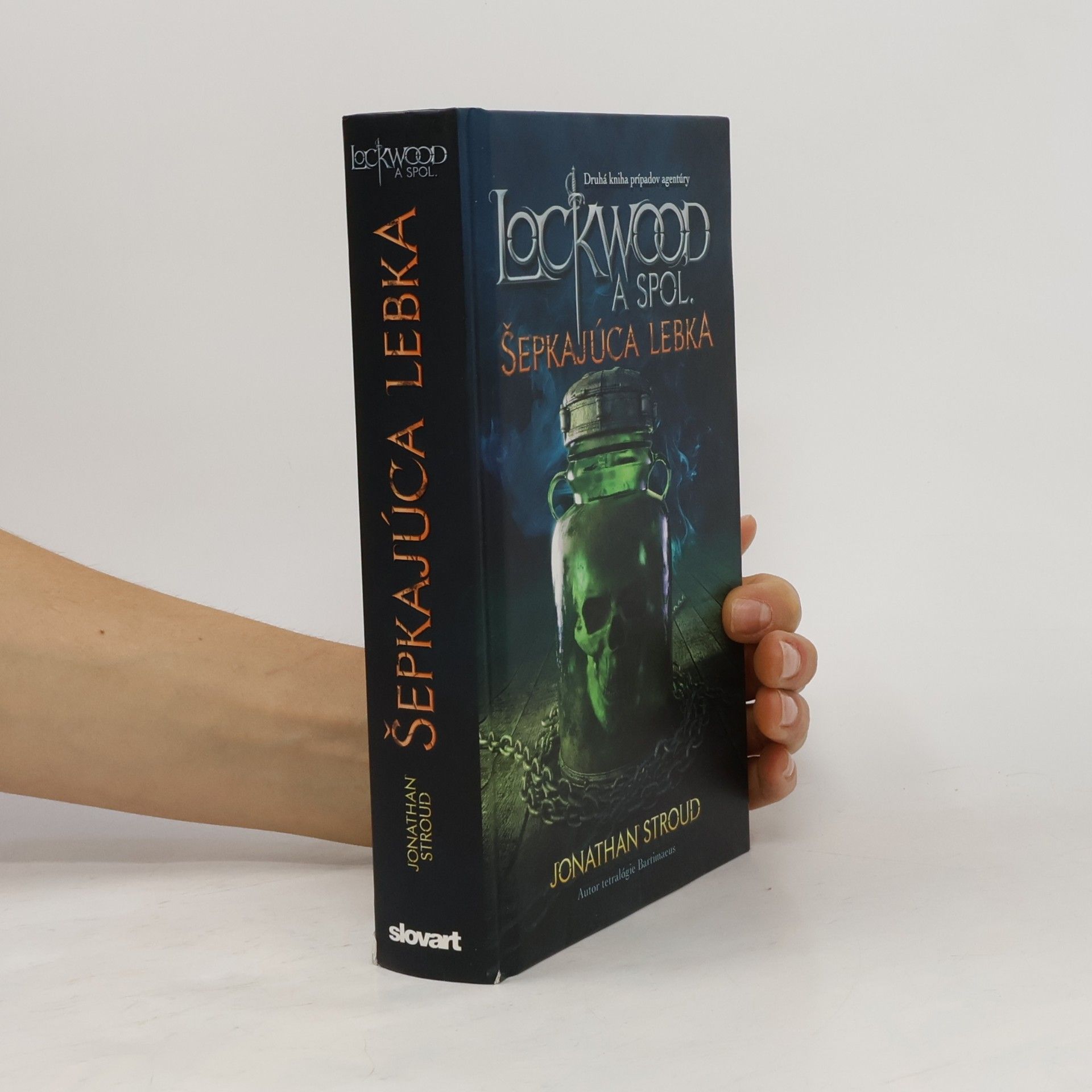Jonathan Stroud Šepkajúca lebka