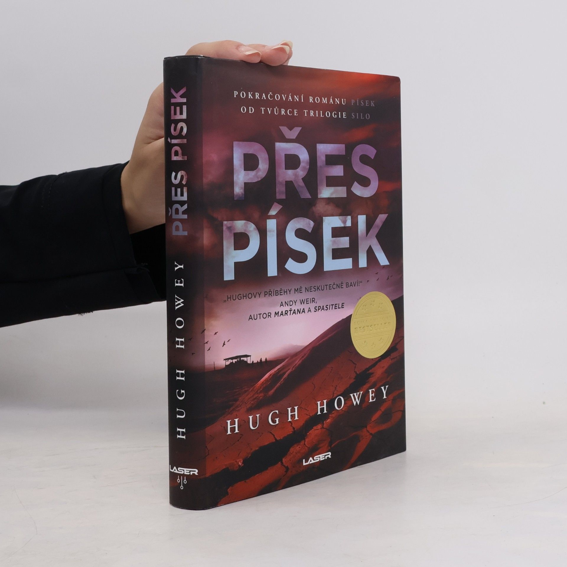 Hugh Howey Přes písek