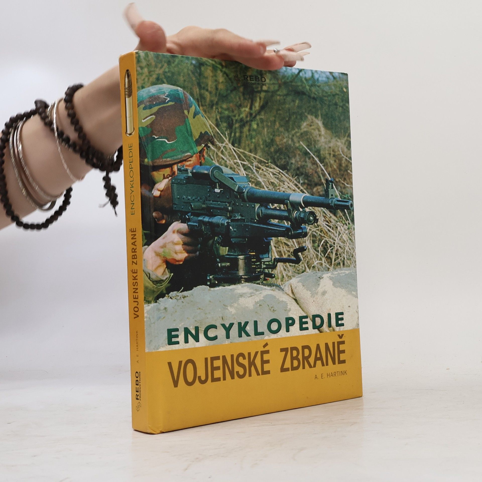 A. E. Hartink Encyklopedie Vojenské Zbraně