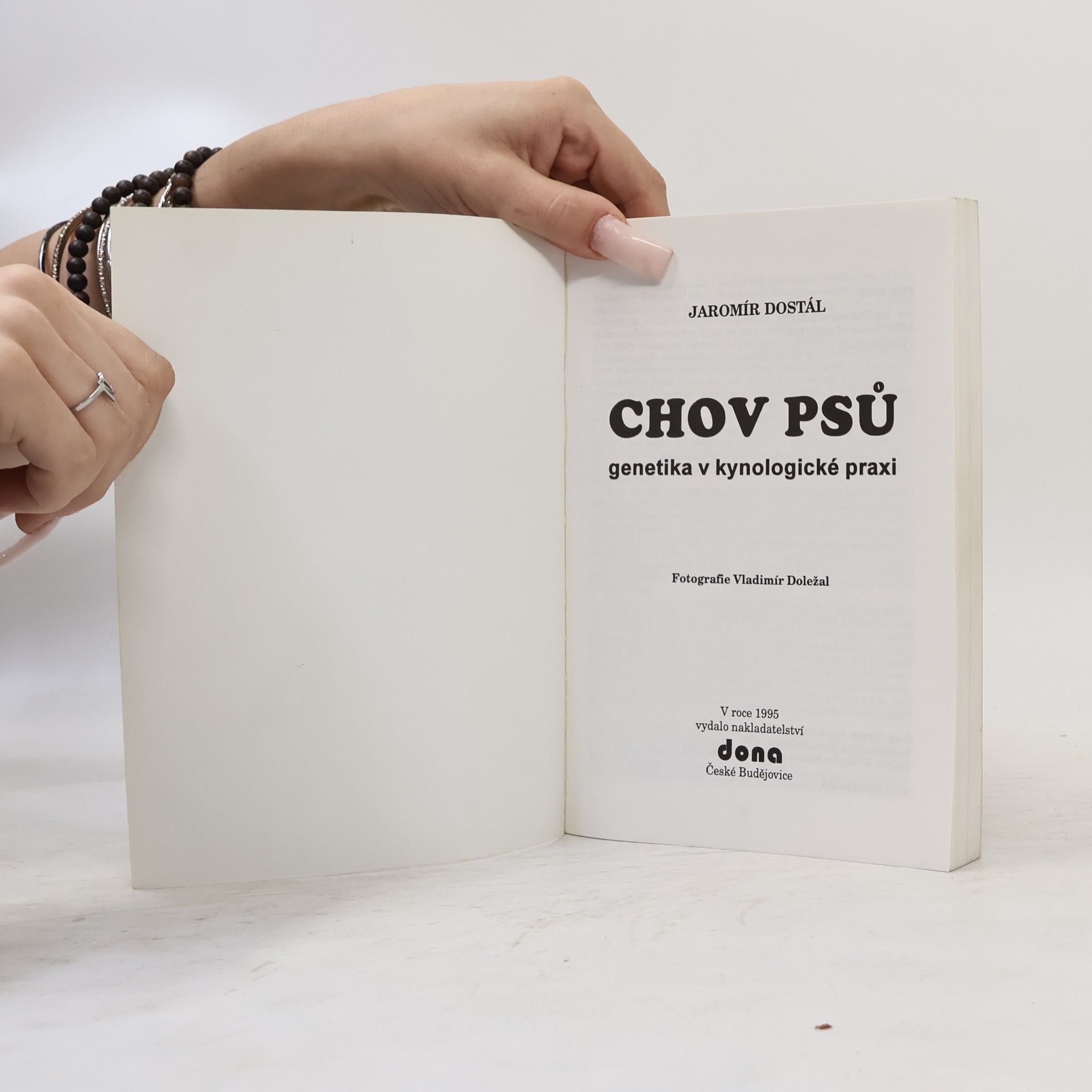 Jaromír Dostál Chov psů : genetika v kynologické praxi