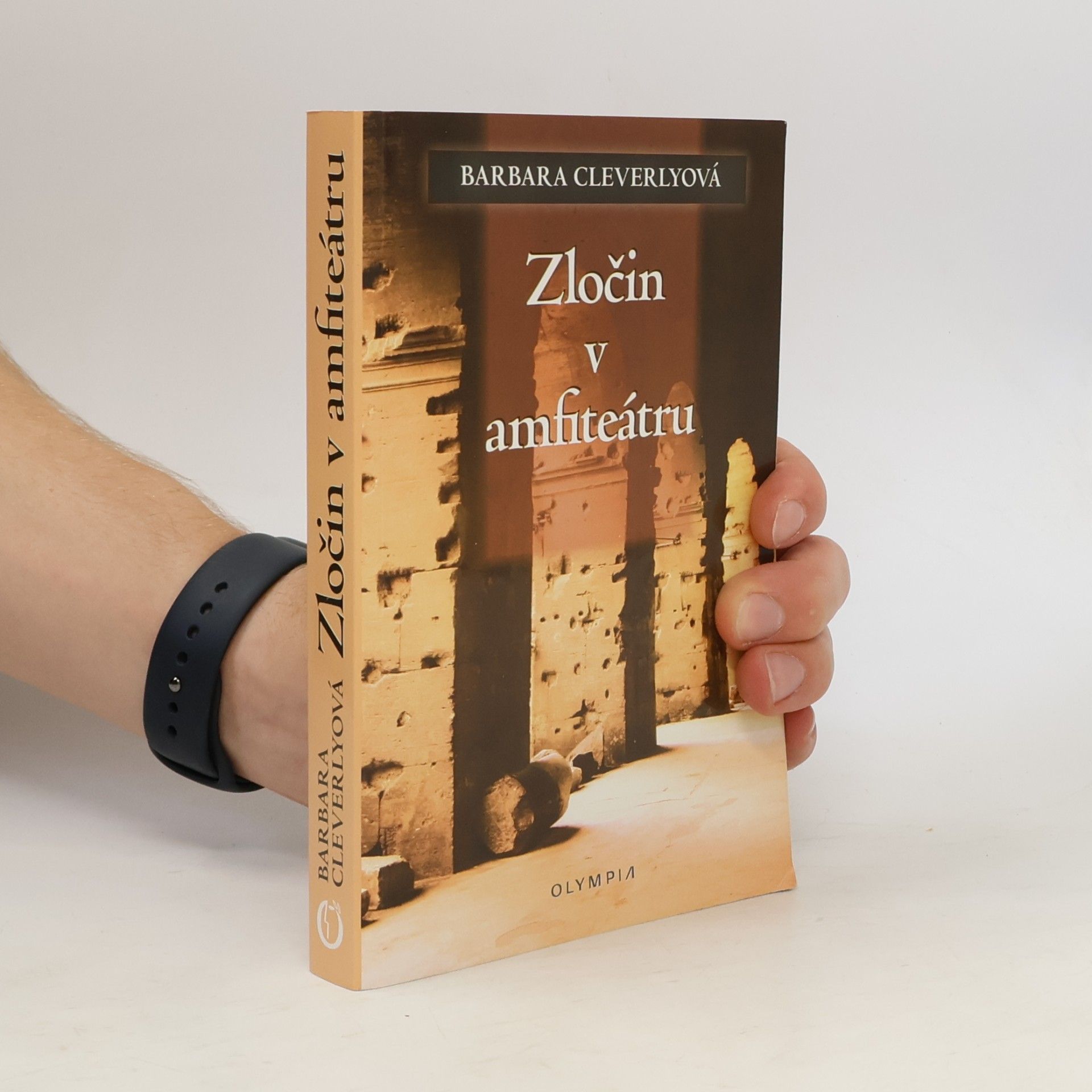 Barbara Cleverly Zločin v amfiteátru