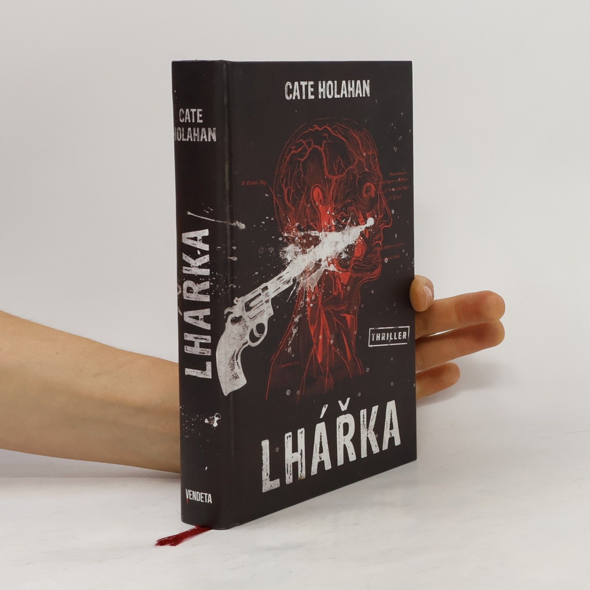 Cate Holahan Lhářka