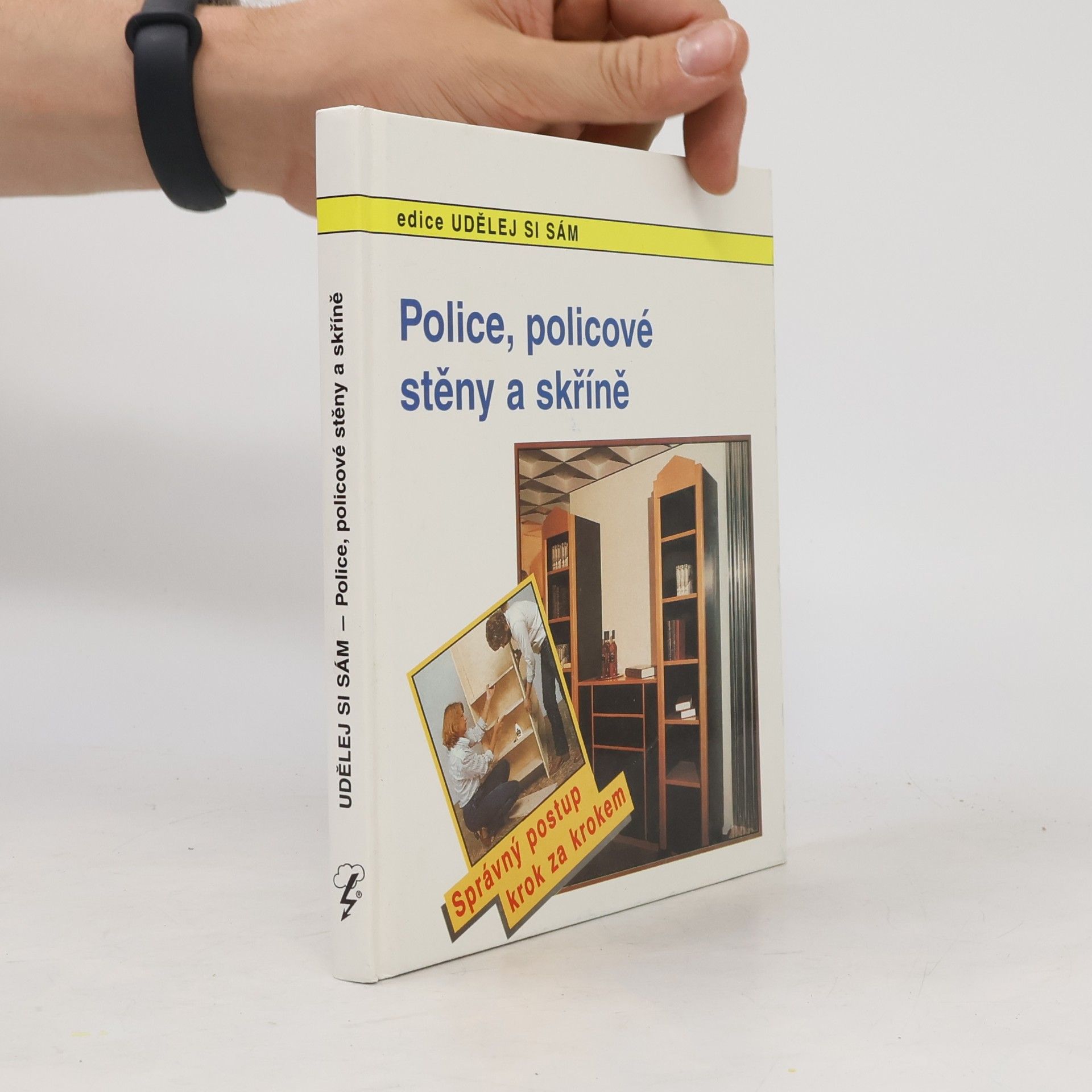Niels Clausen Police, policové stěny a skříně