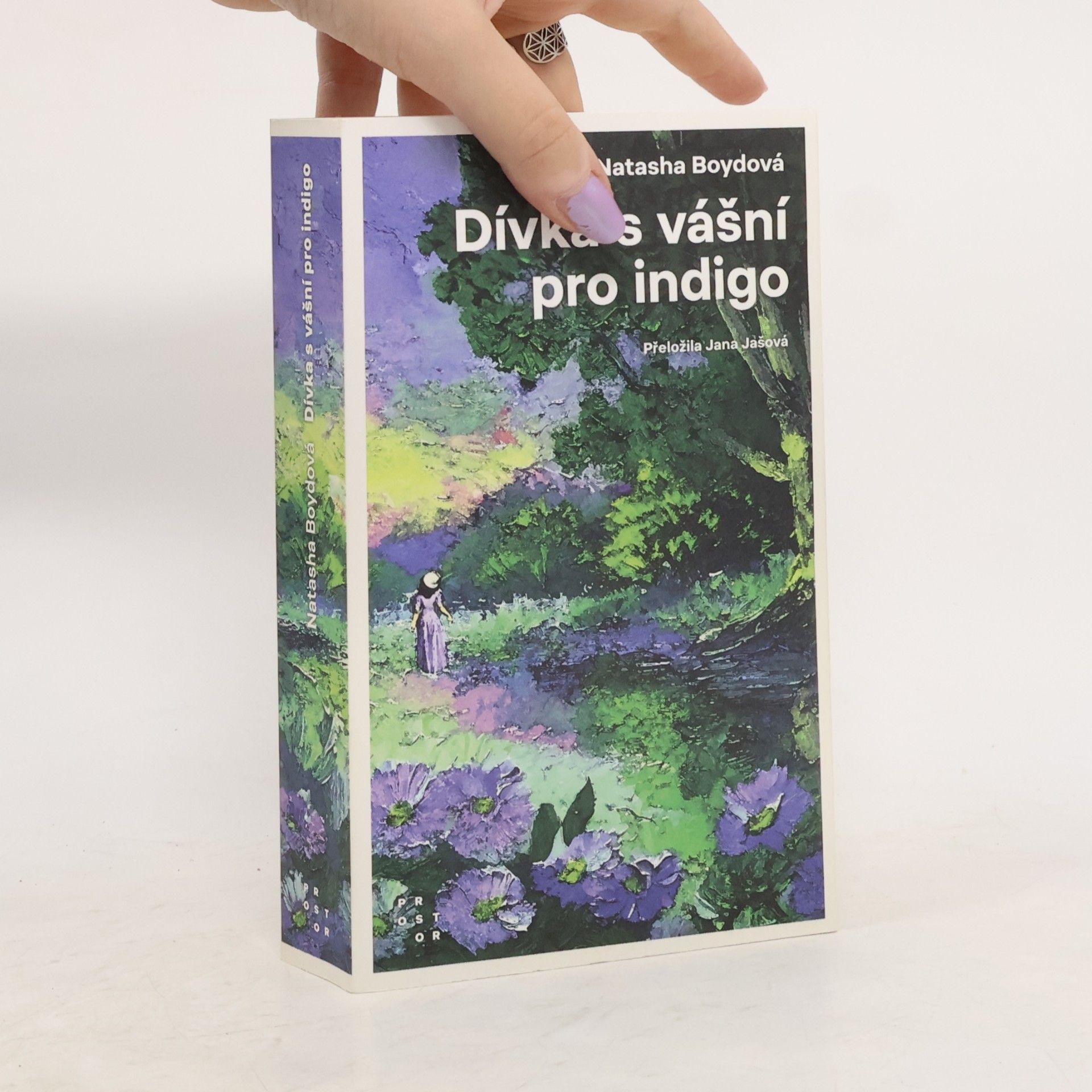 Natasha Boyd Dívka s vášní pro indigo