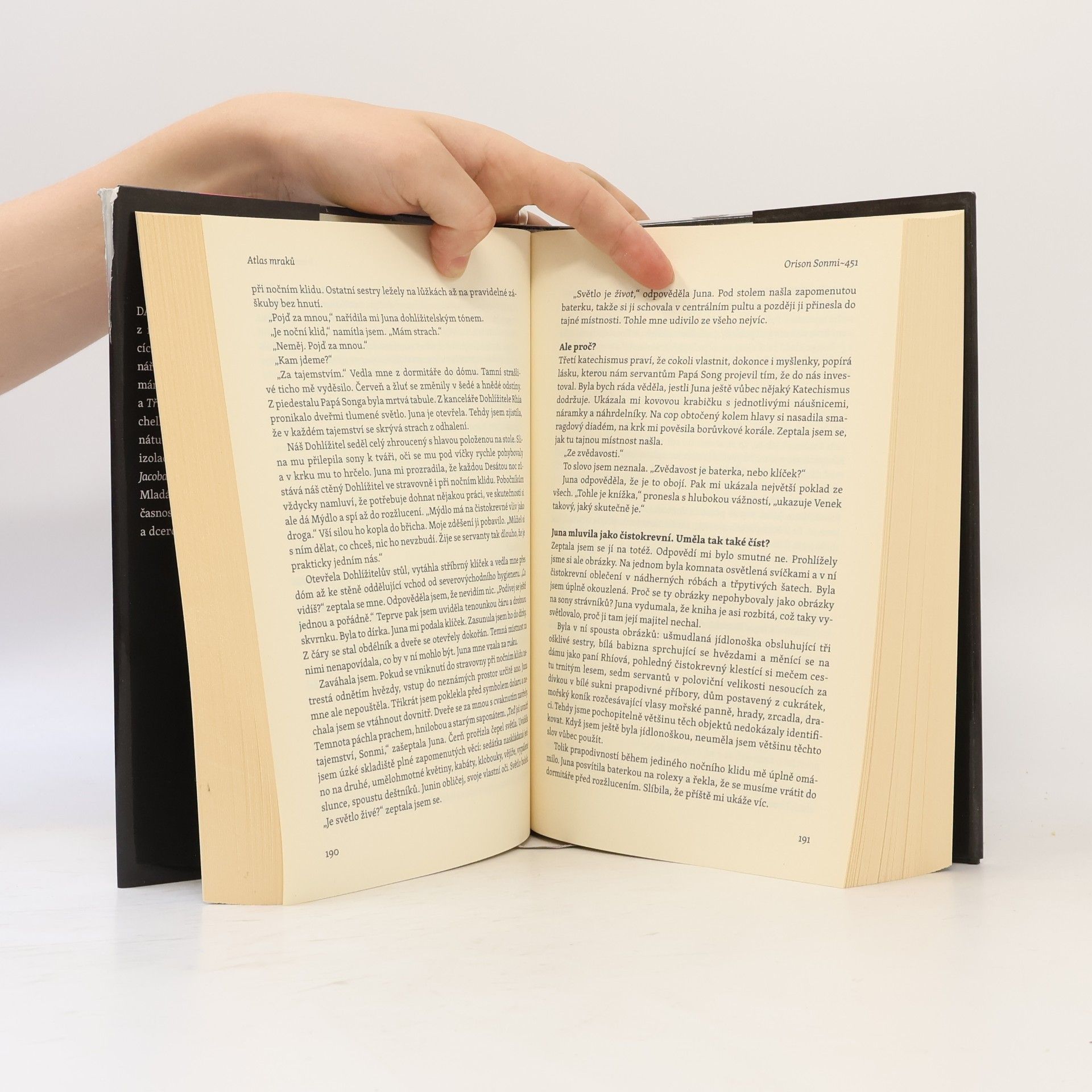 David Mitchell Atlas mraků