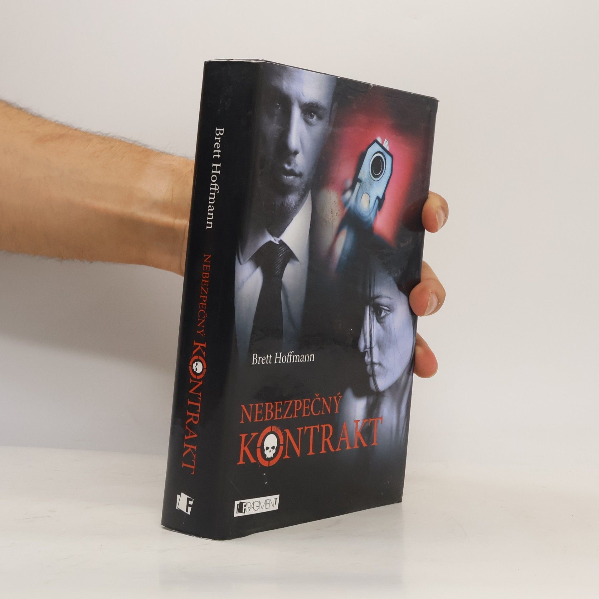 Brett Hoffmann Nebezpečný kontrakt
