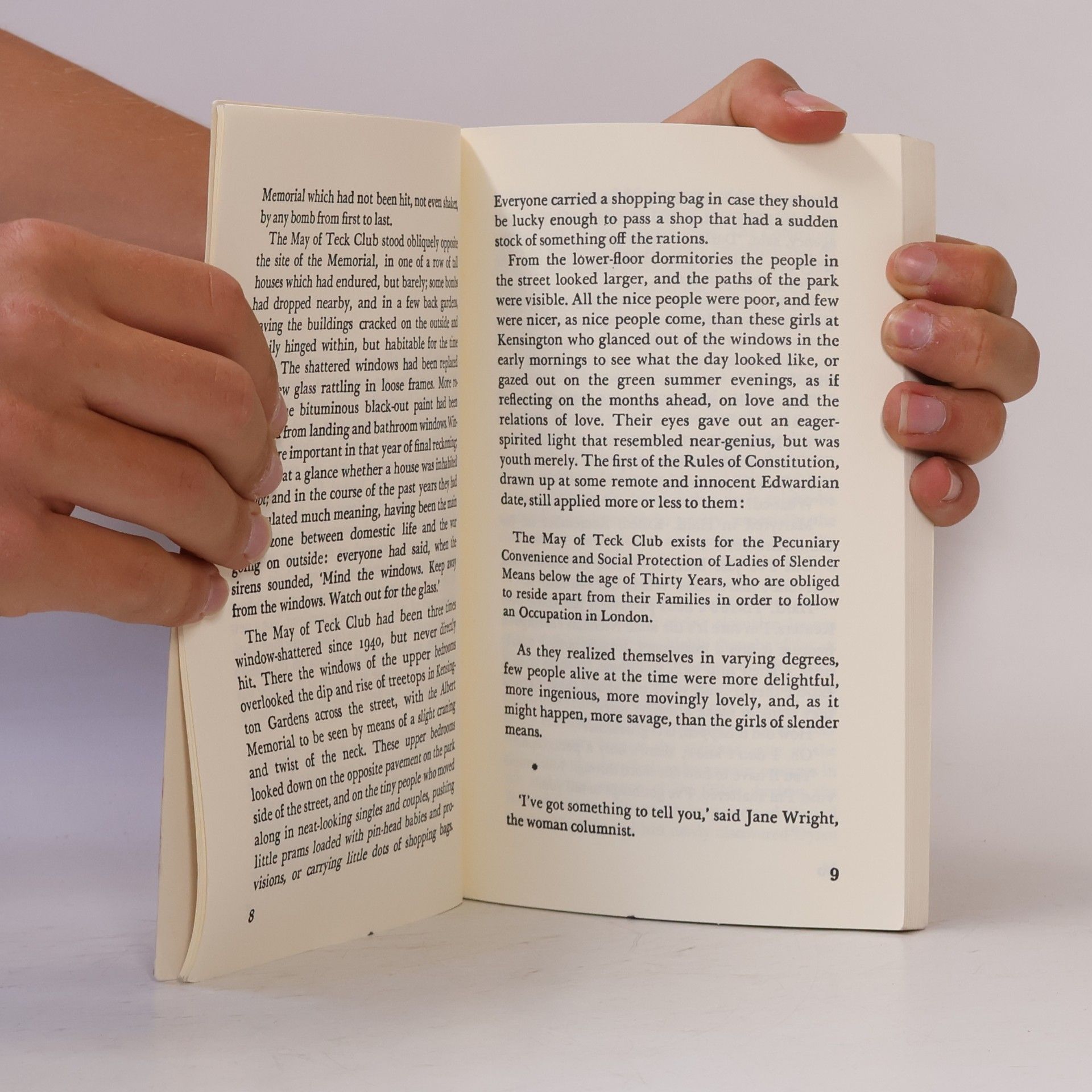 Muriel Spark New Directions Classics: The Girls of Slender Means