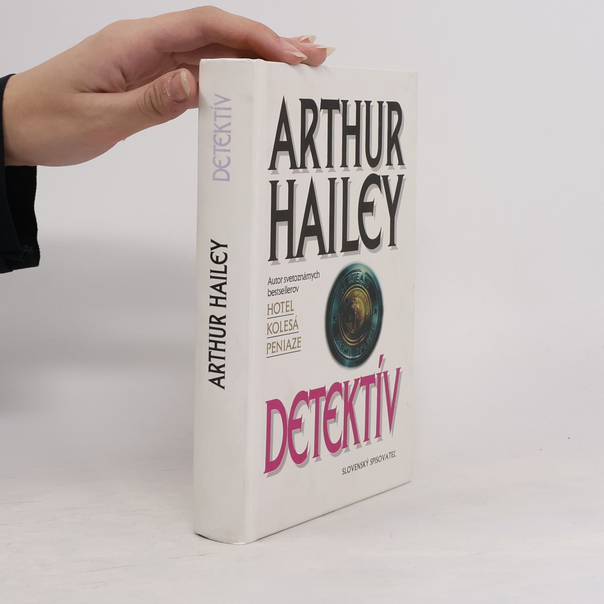 Arthur Hailey Detektív