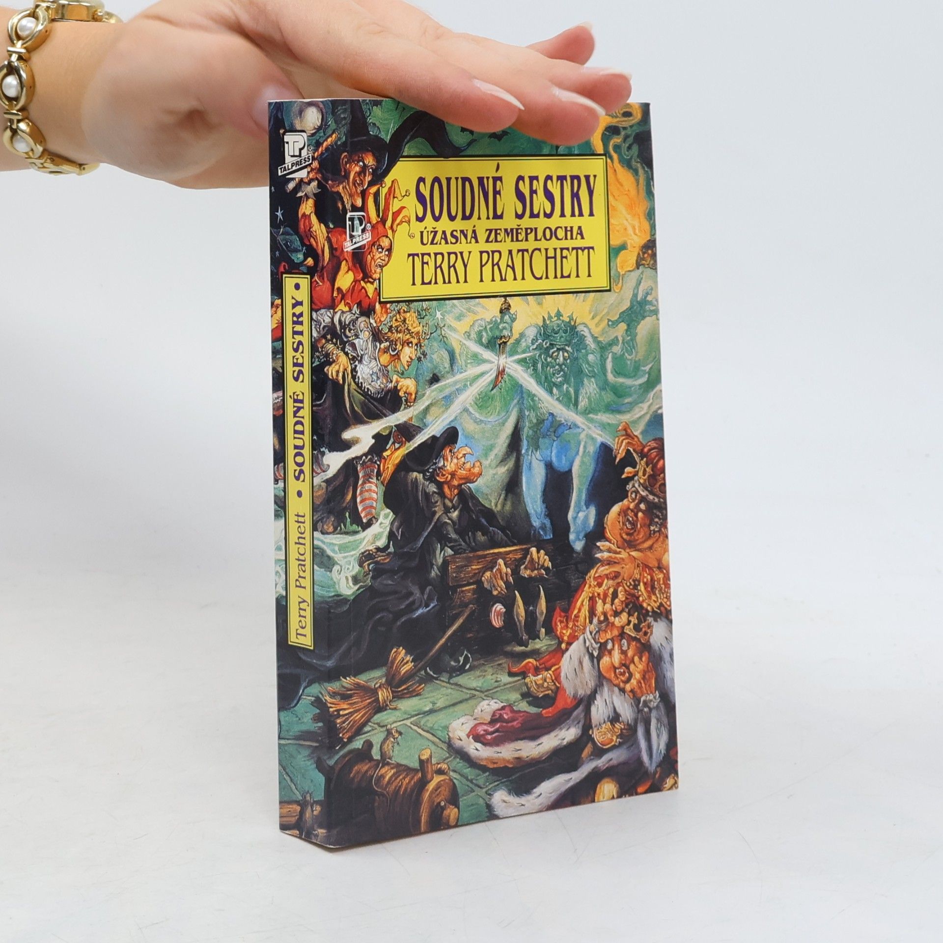 Terry Pratchett Soudné sestry