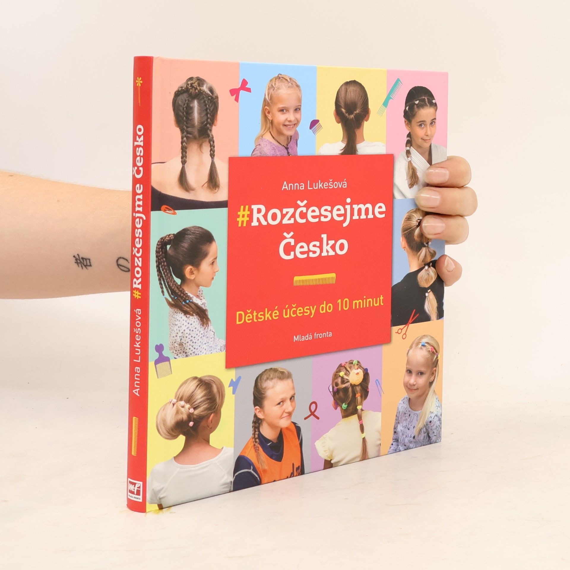 Anna Lukešová #Rozčesejme Česko: Dětské účesy do 10 minut