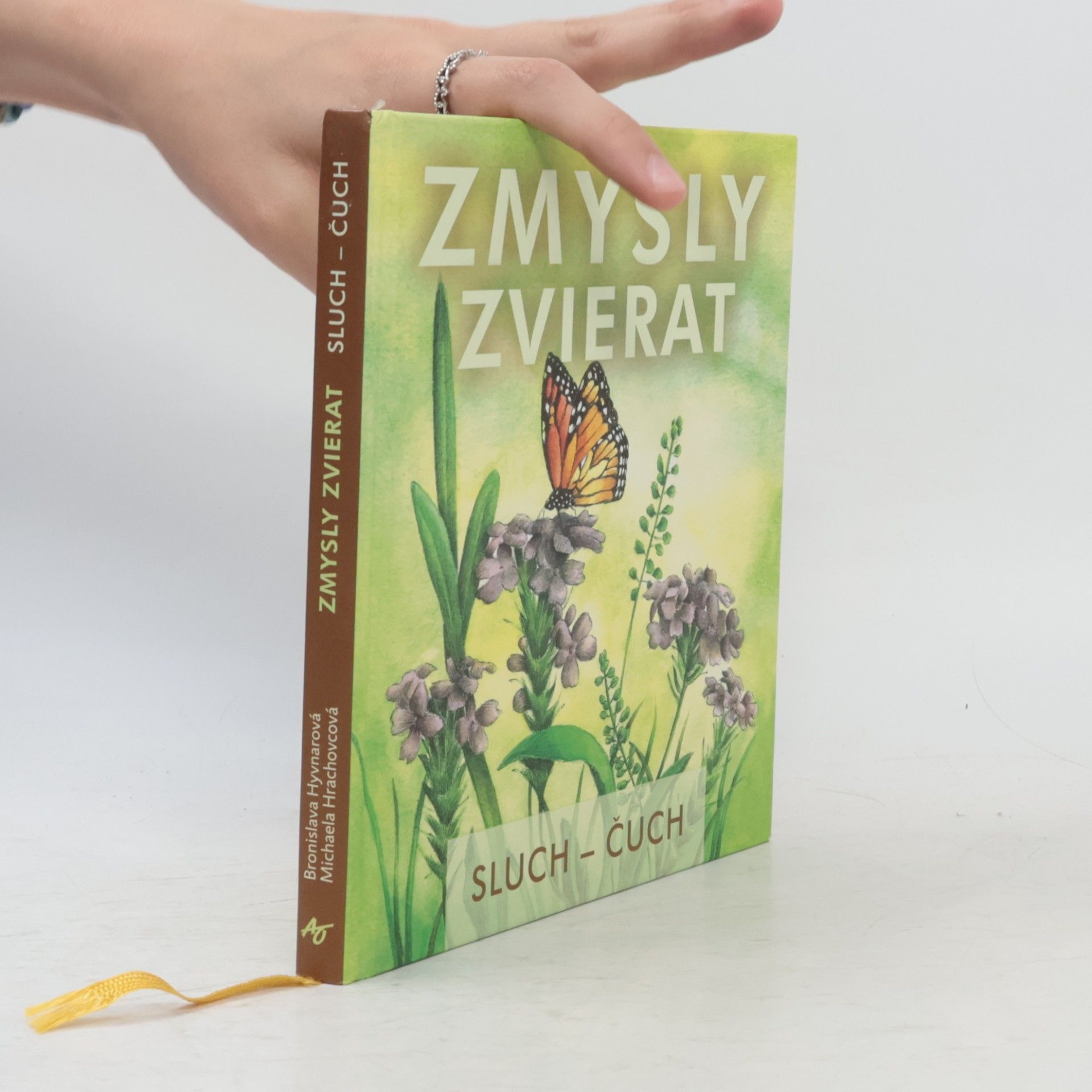 Michaela Hrachovcová Zmysly zvierat (sluch - čuch)