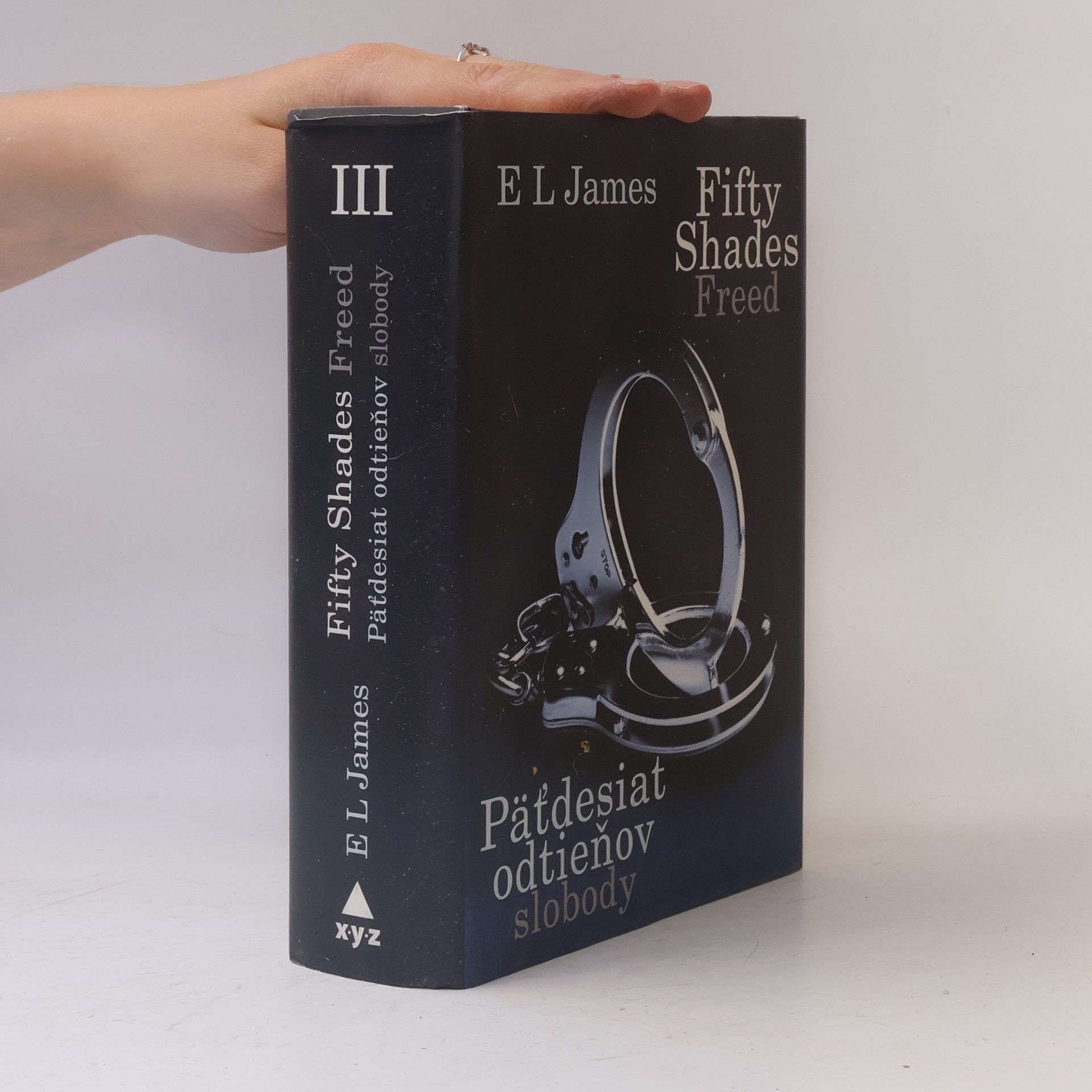 E. L. James Päťdesiat odtieňov slobody