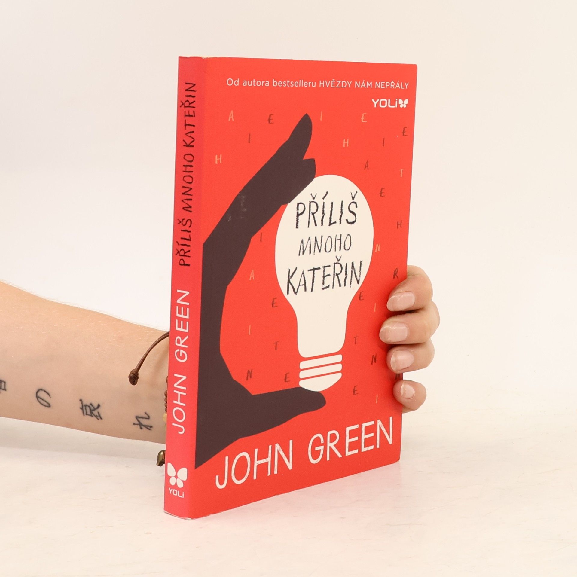 John Green Příliš mnoho Kateřin
