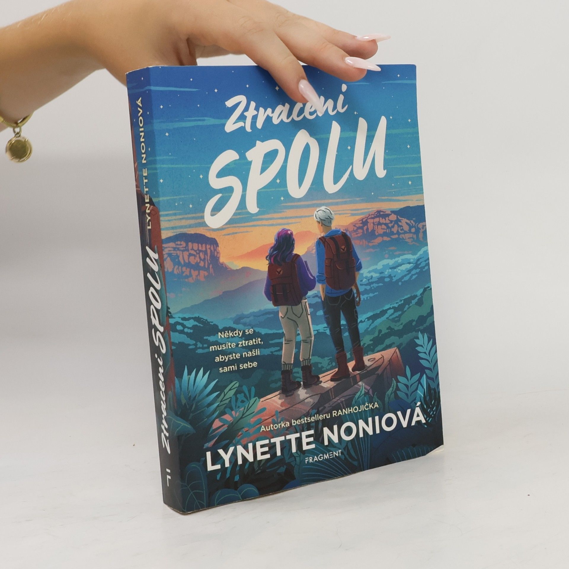 Lynette Noni Ztraceni spolu