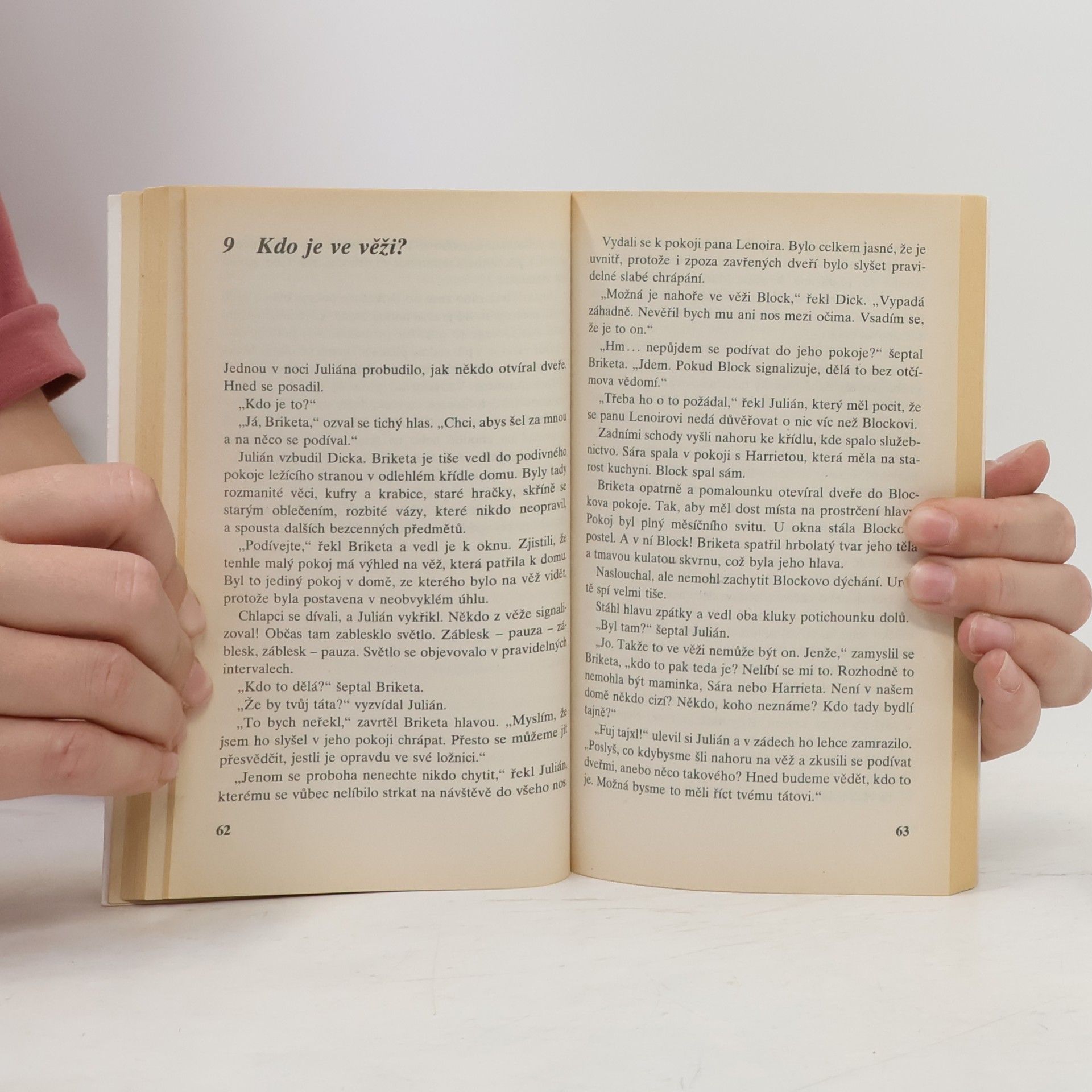 Enid Blyton Správná pětka. Pětka na Pašeráckém vršku