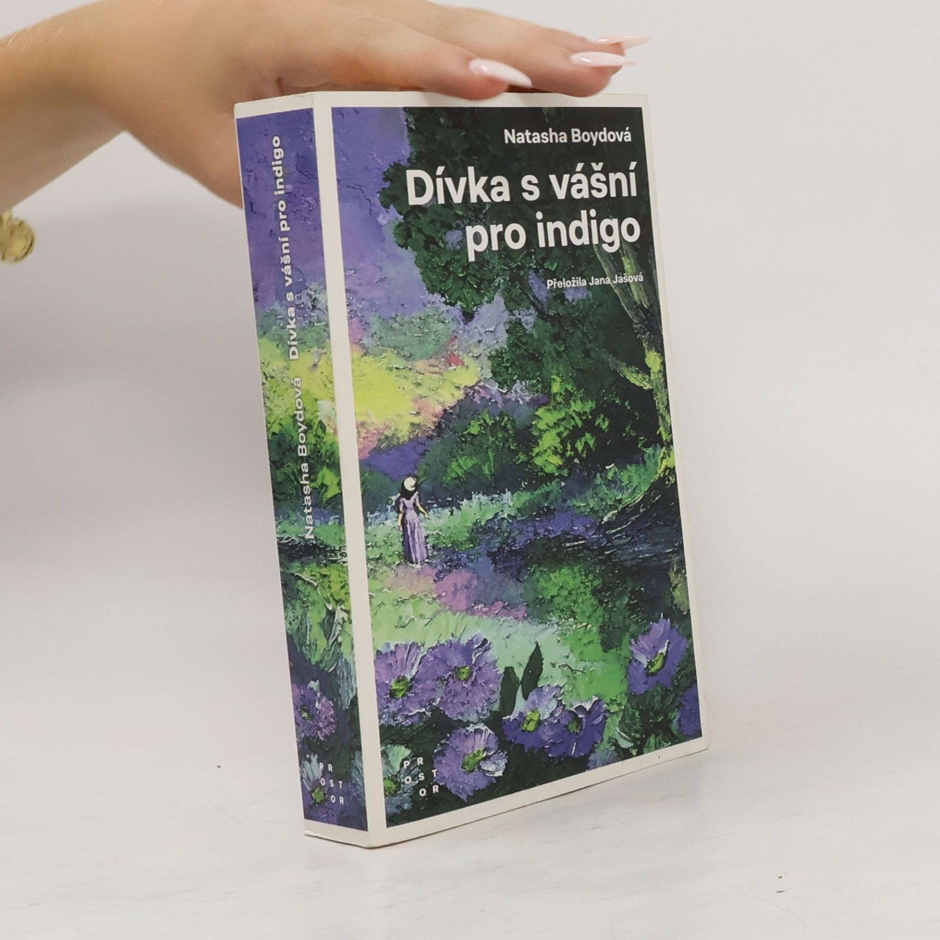 Natasha Boyd Dívka s vášní pro indigo