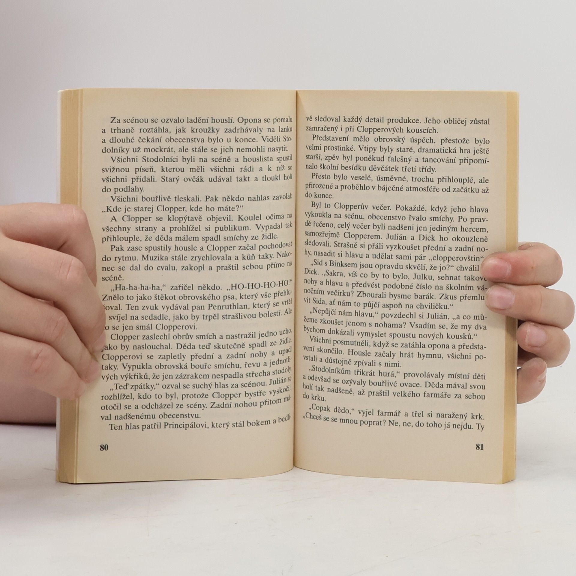 Enid Blyton Správná pětka. Pětka u moře