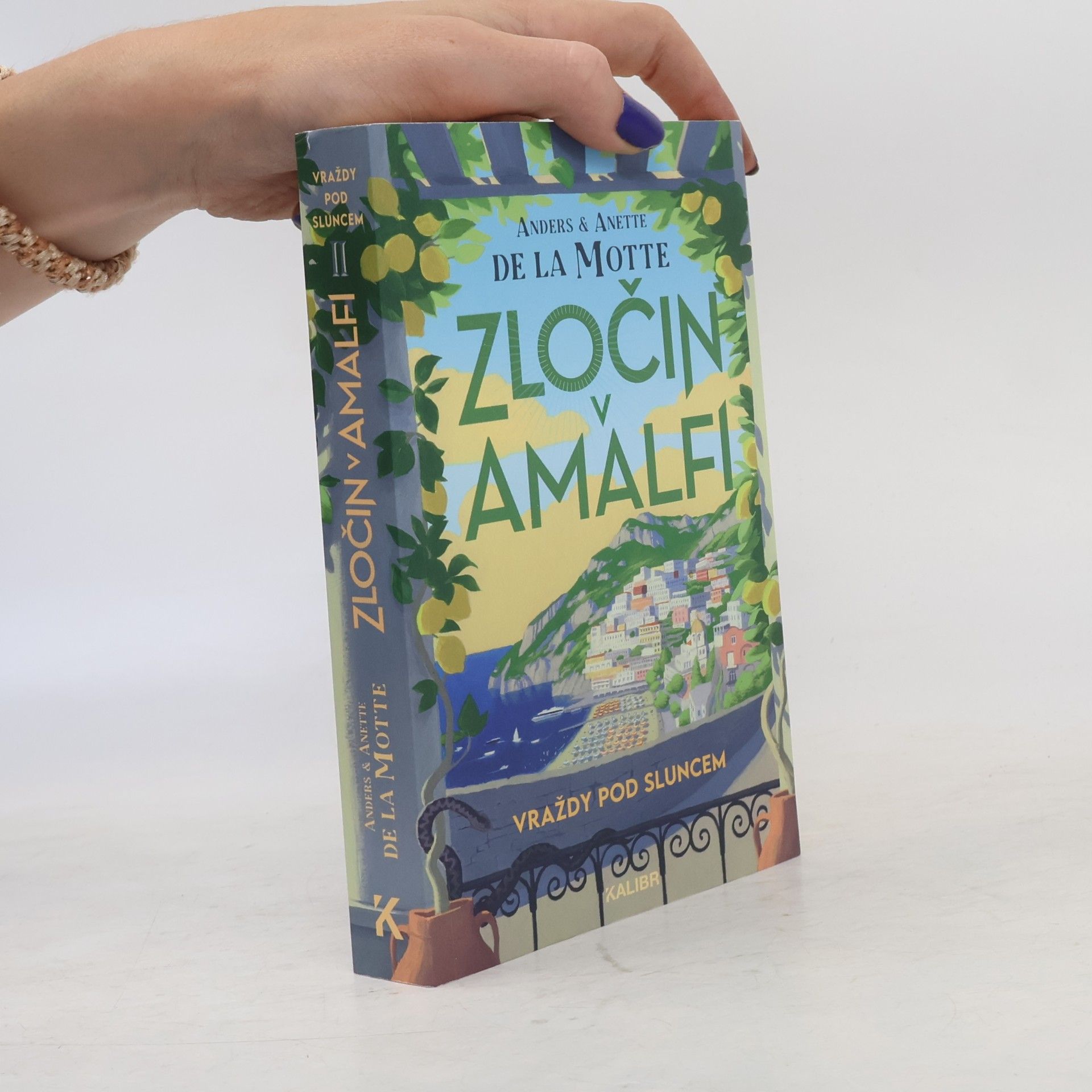 Anette De la Motte Vraždy pod sluncem II: Zločin v Amalfi