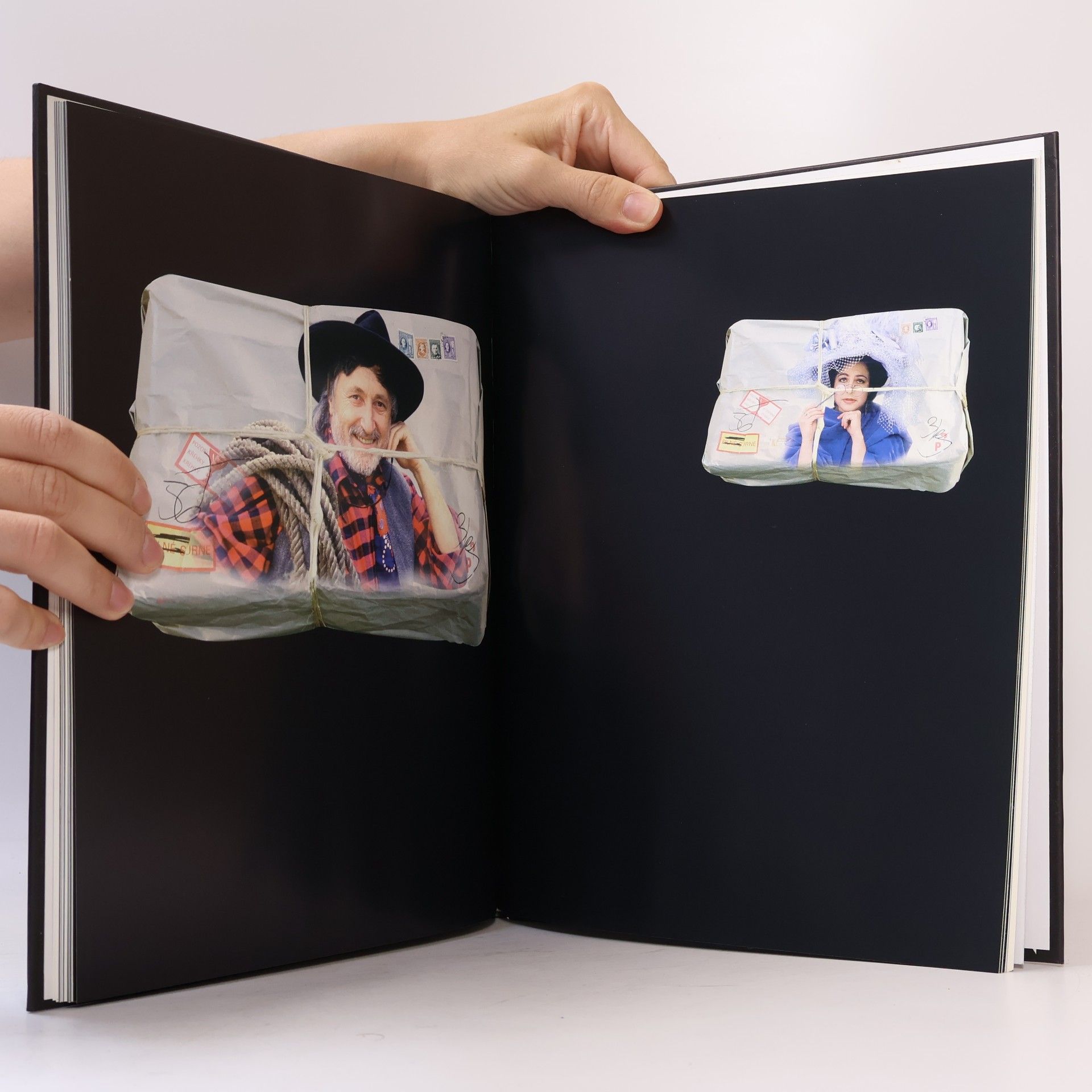 Zuzana Mináčová Rekonstrukce rodinného alba / Reconstruction of a family album