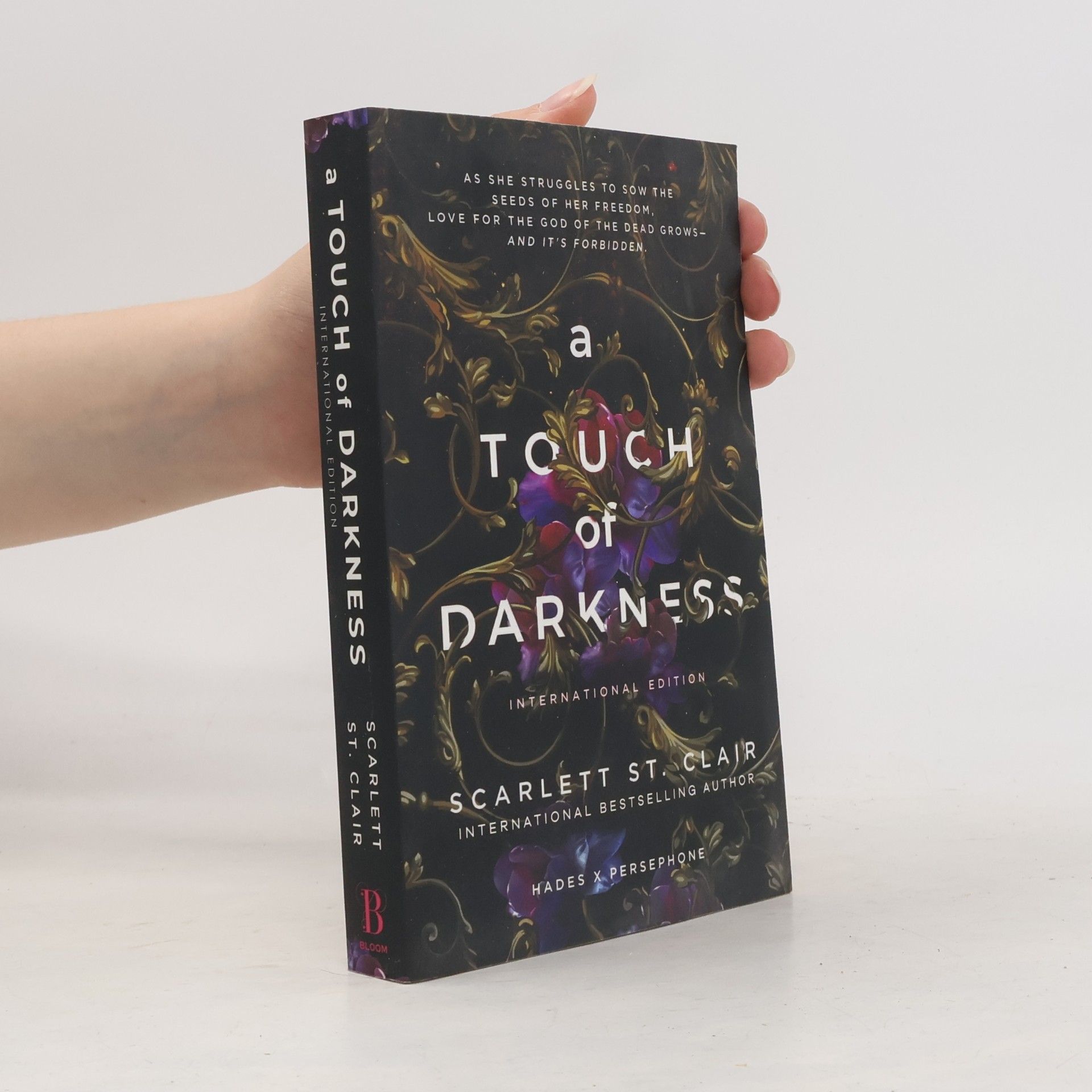 Scarlett St. Clair A Touch of Darkness