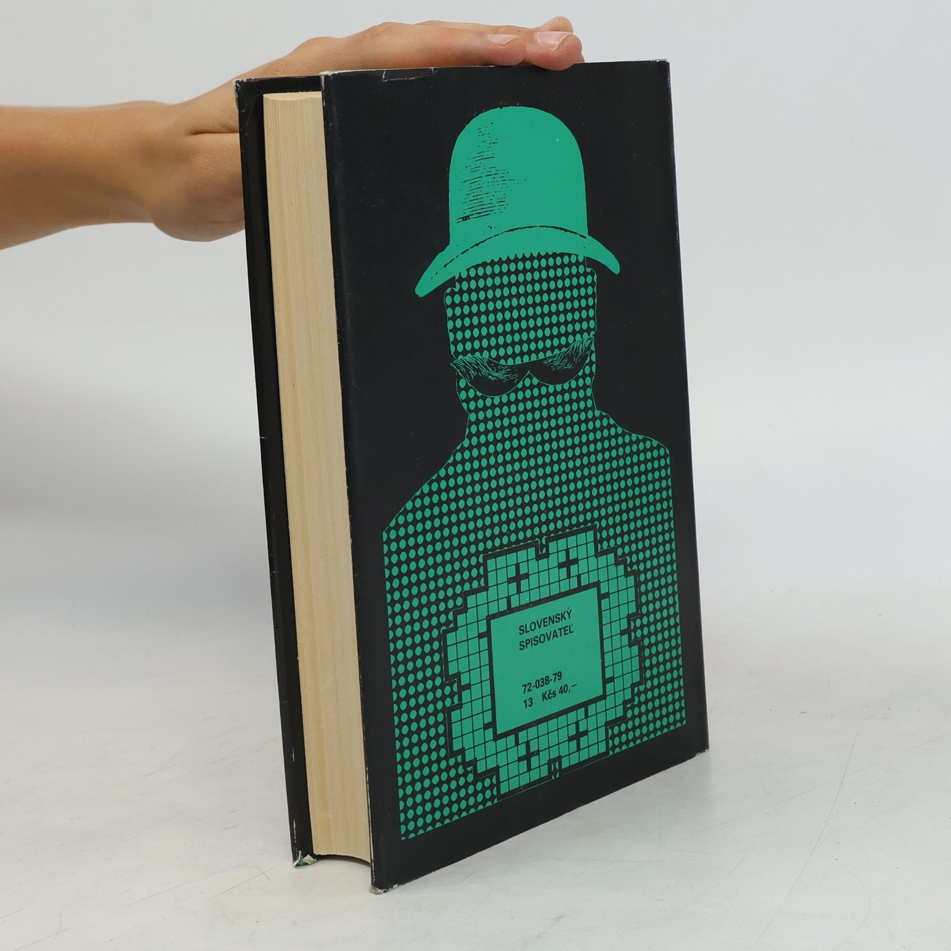 Agatha Christie Zlo pod slnkom. Po pohrebe. Mačka medzi holubmi