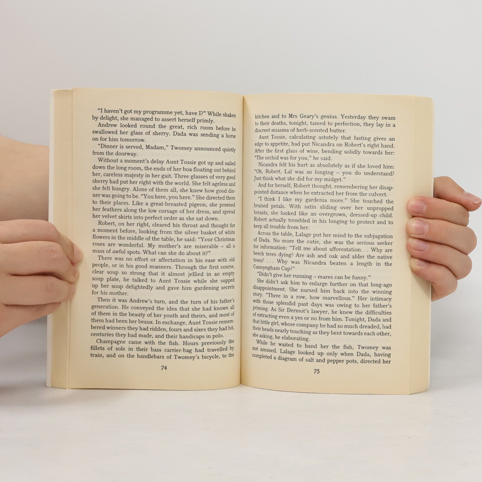 Molly Keane Virago Modern Classics: Loving and Giving
