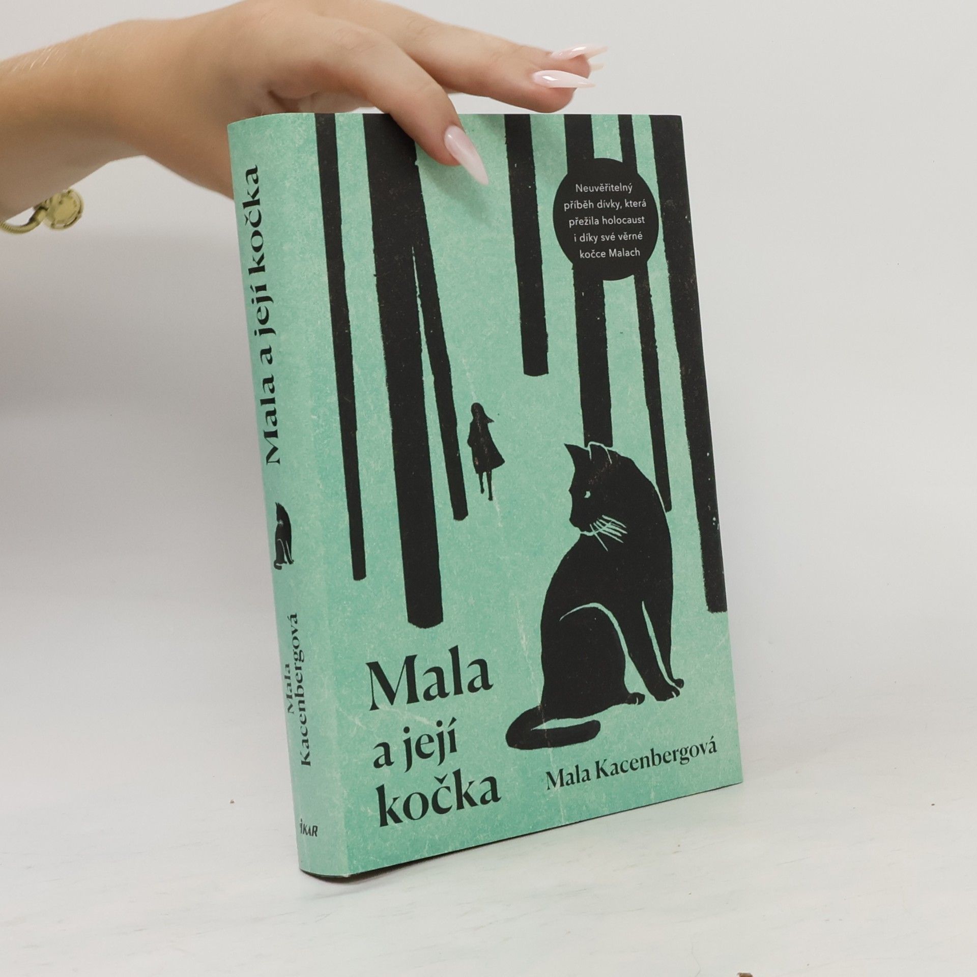 Mala Kacenberg Mala a její kočka