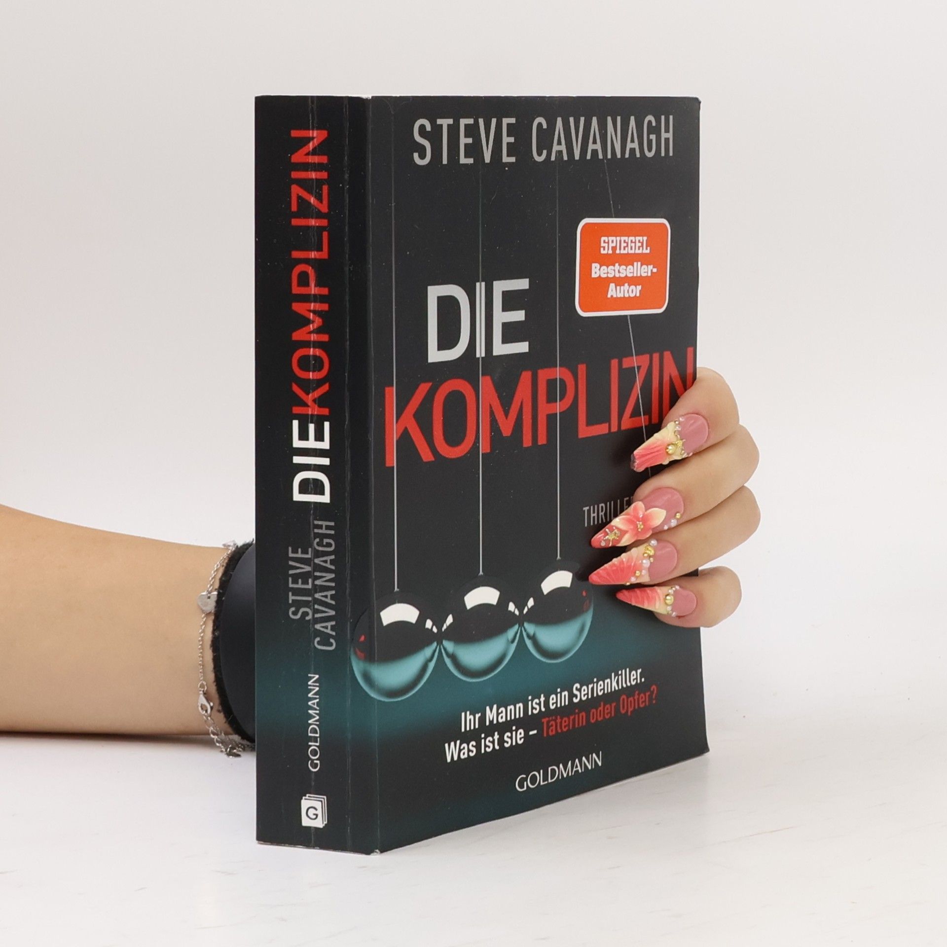 Steve Cavanagh Eddie-Flynn-Reihe - 7: Die Komplizin – Ihr Mann ist ein Serienkiller. Was ist sie – Täterin oder Opfer?