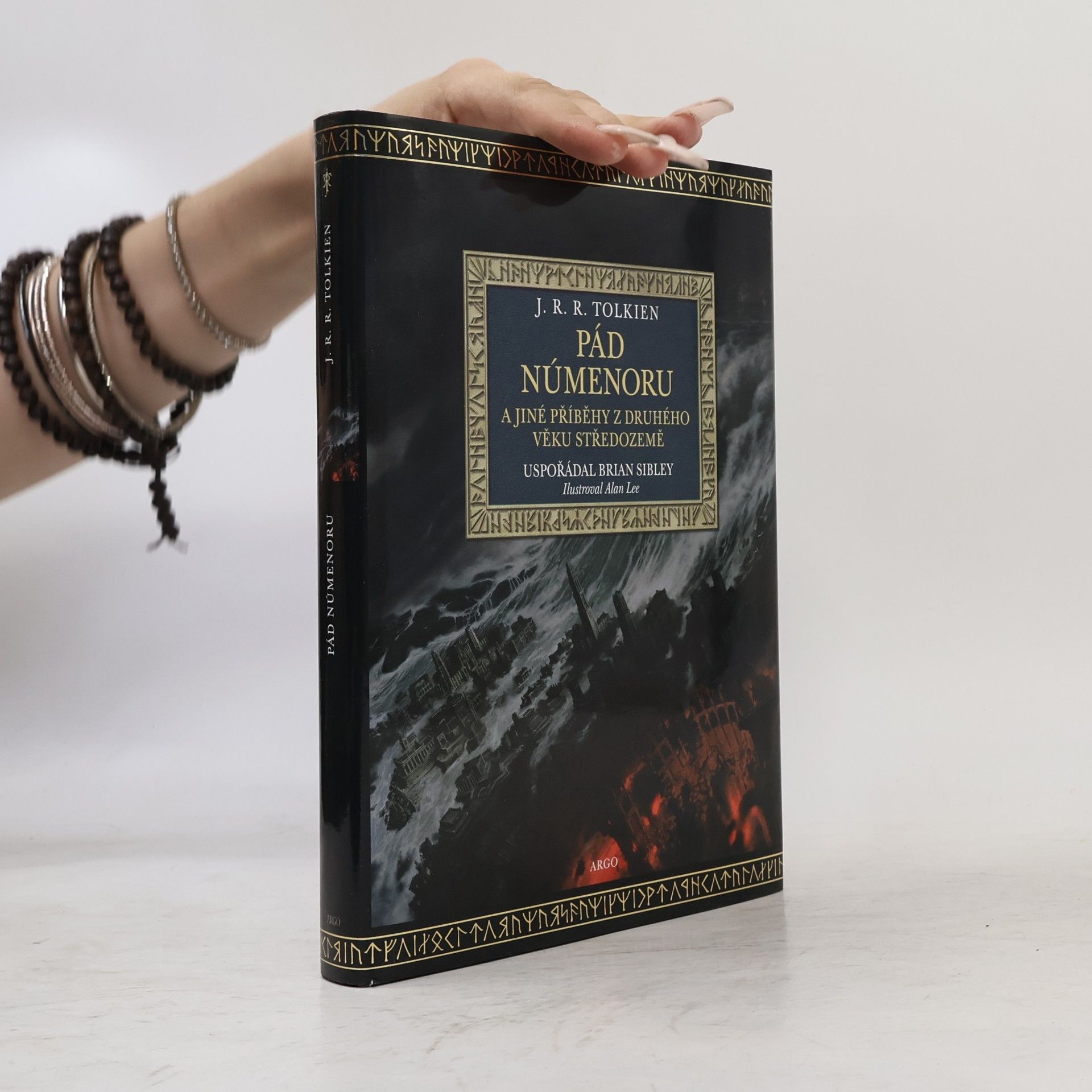 J. R. R. Tolkien Pád Númenoru a jiné příběhy z druhého věku Středozemě