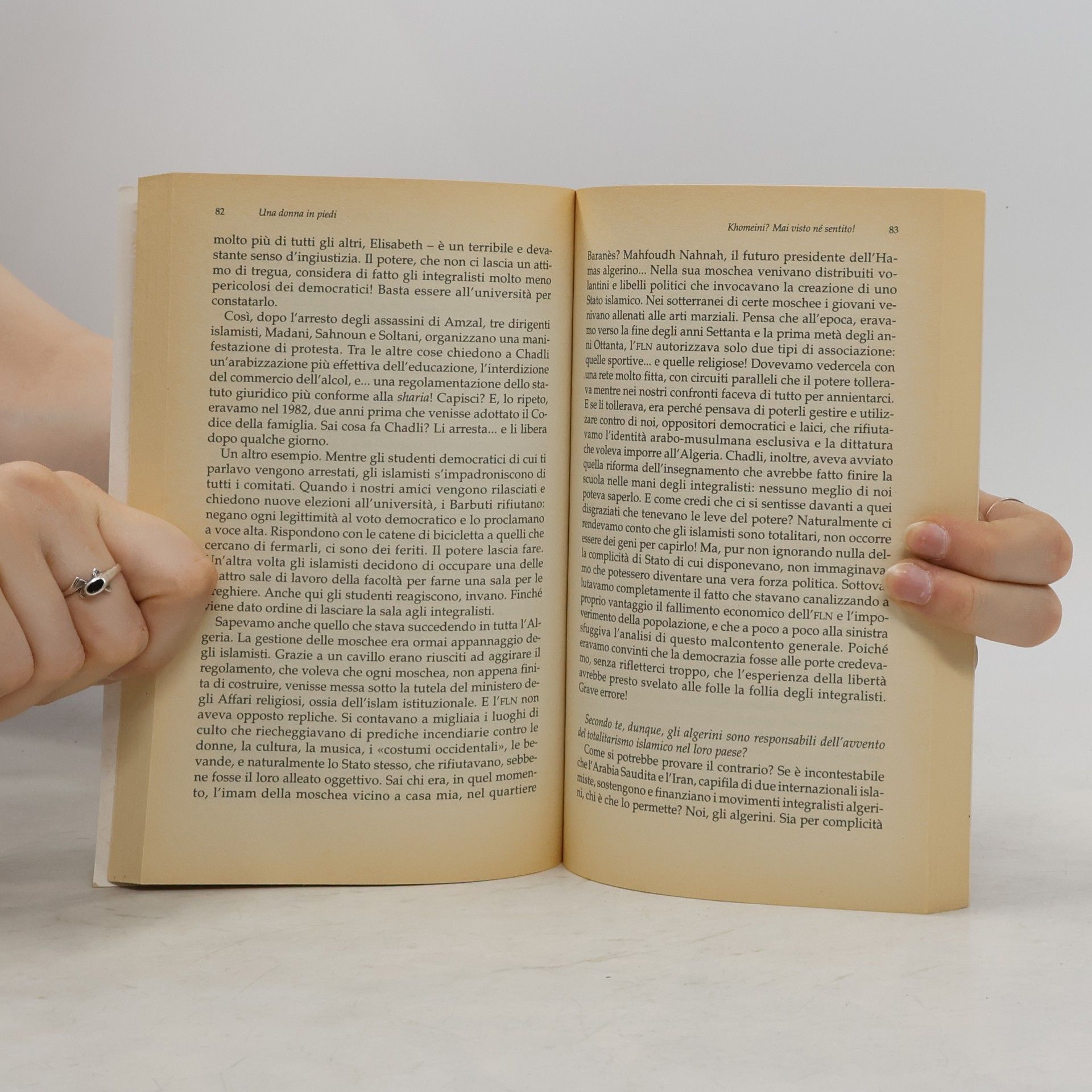 Khalida Messaoudi Oscar bestsellers - 762: Una donna in piedi