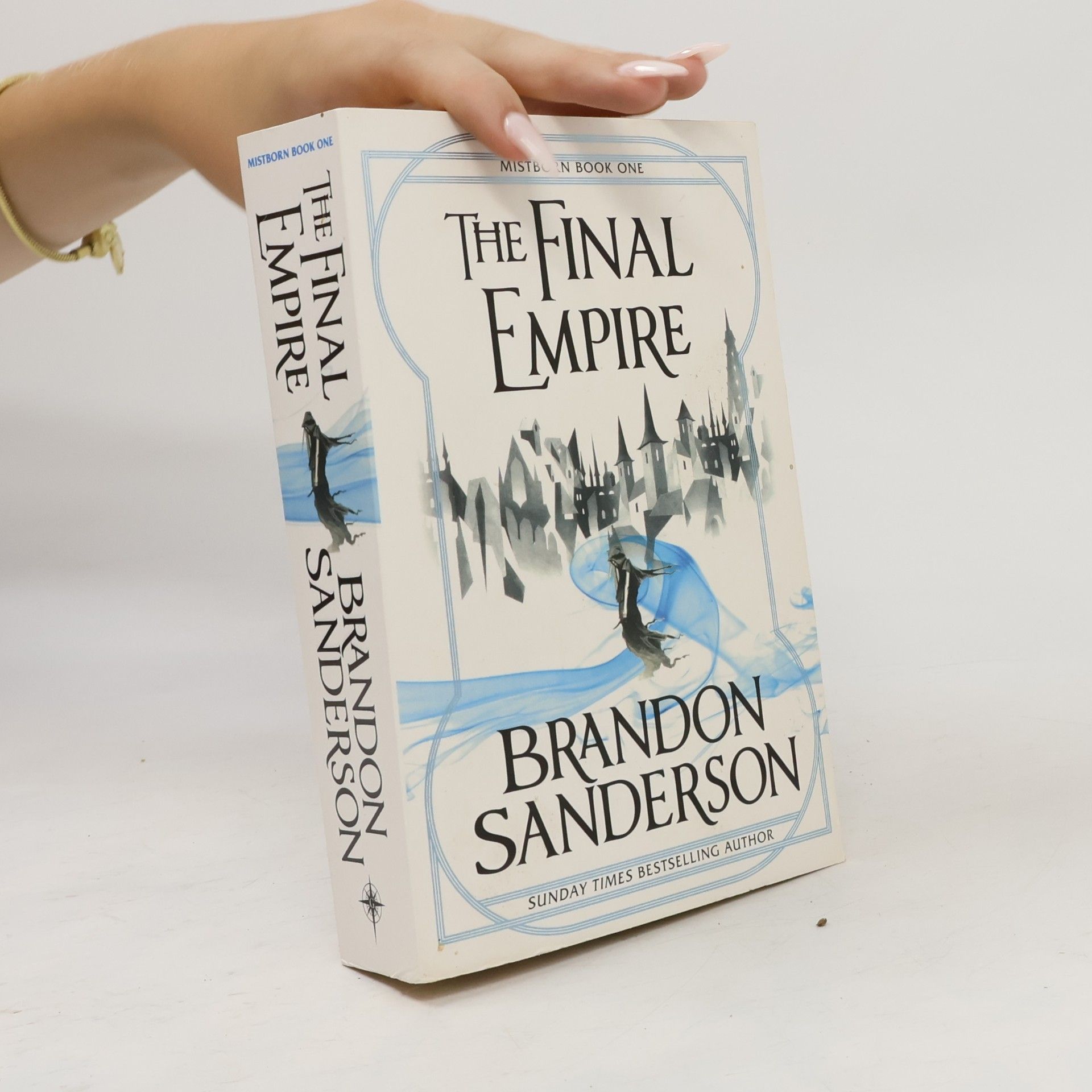 Brandon Sanderson The final empire : Mistborn book one