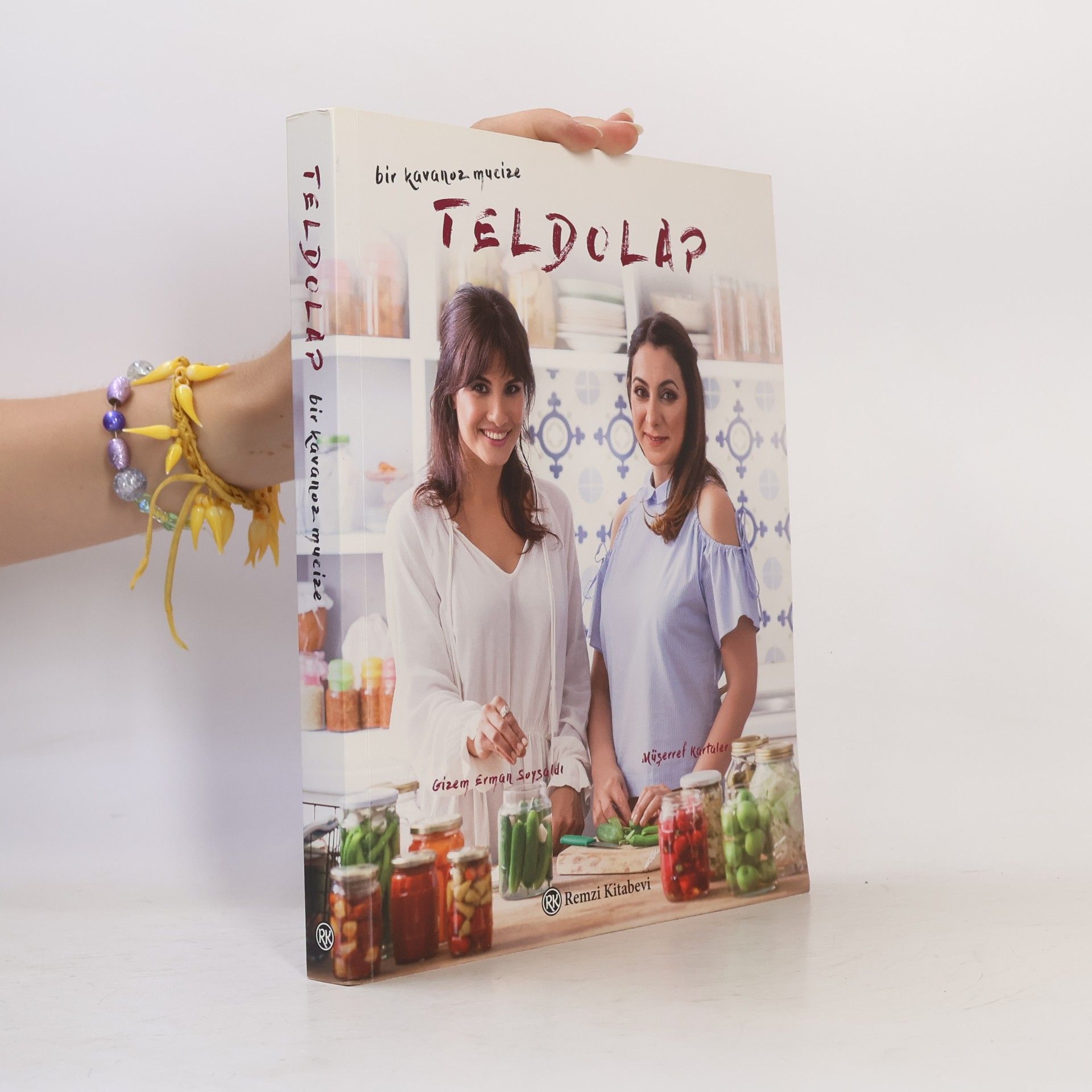 Gizem Erman Soysaldı Teldolap - Bir Kavanoz Mucize