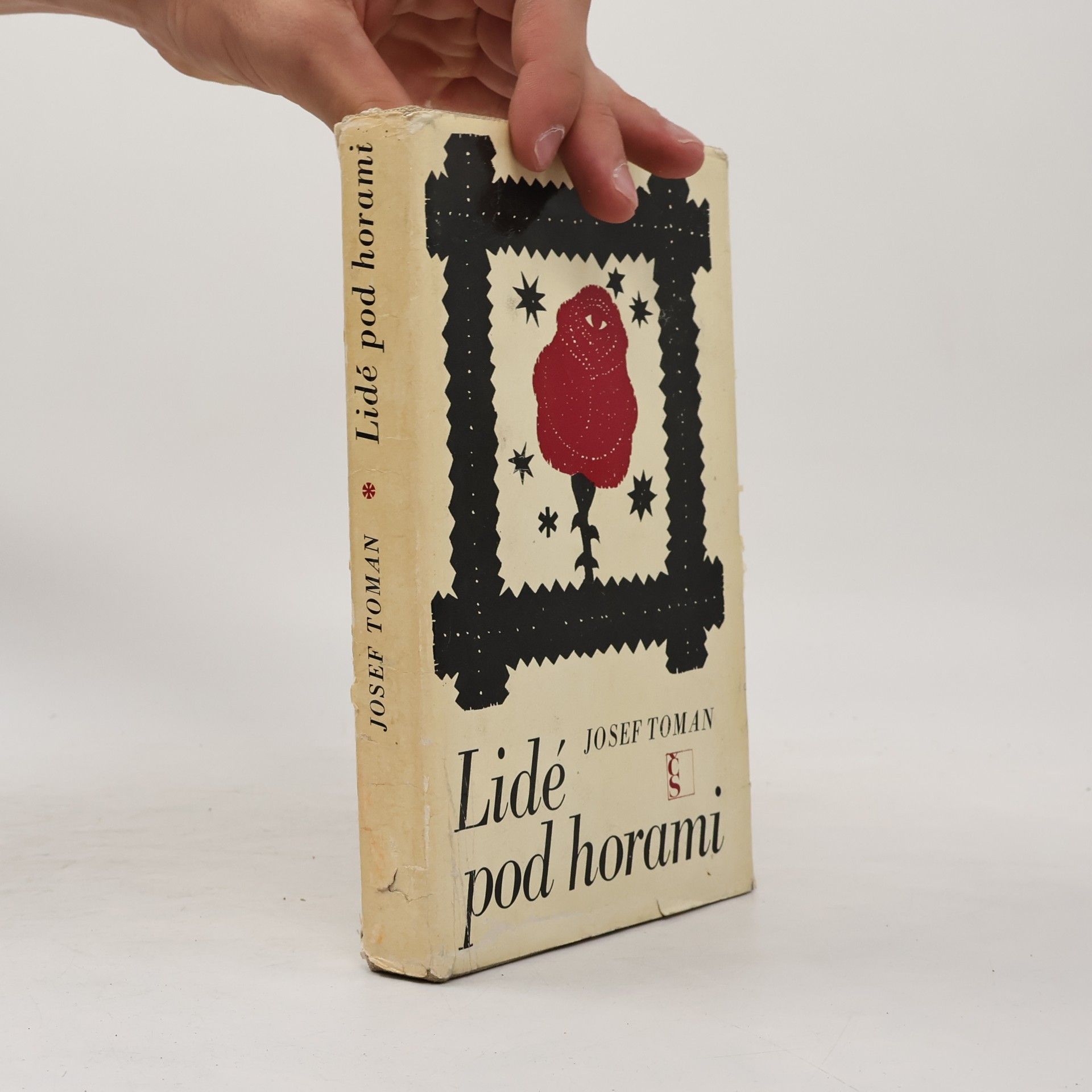 Lidé pod horami