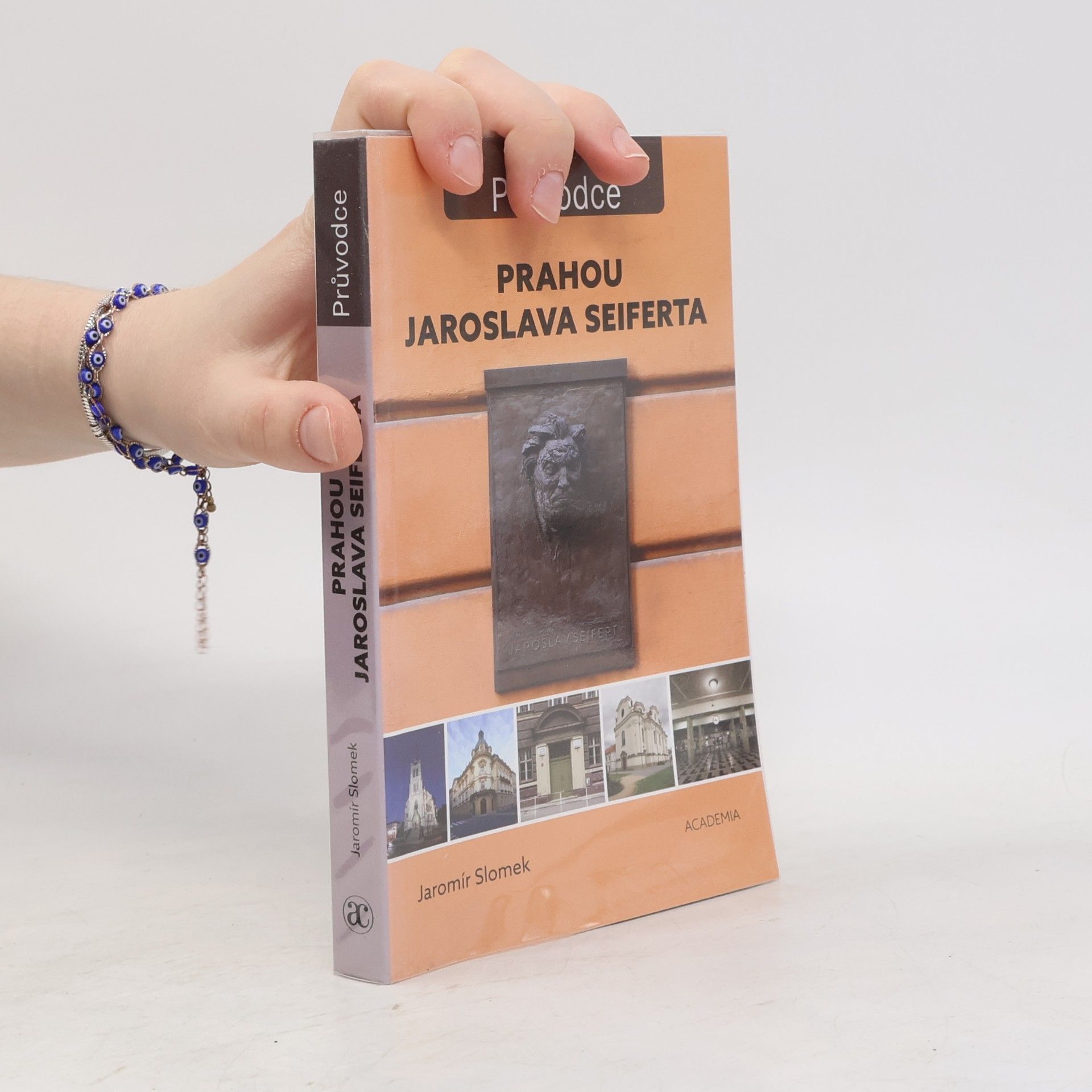 Jaromír Slomek Prahou Jaroslava Seiferta