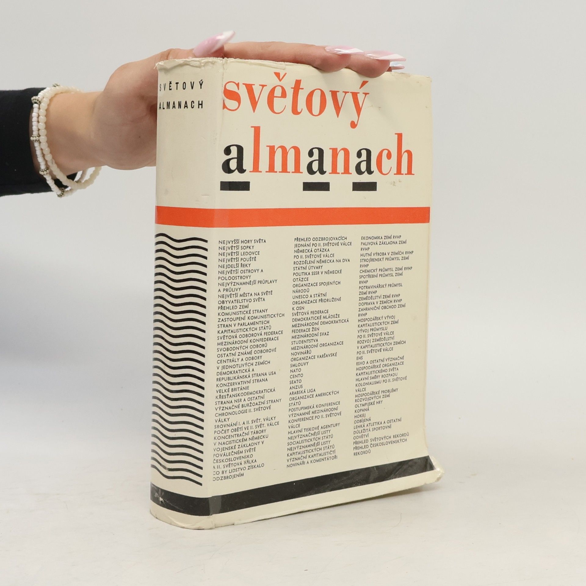 Autores varios Světový almanach
