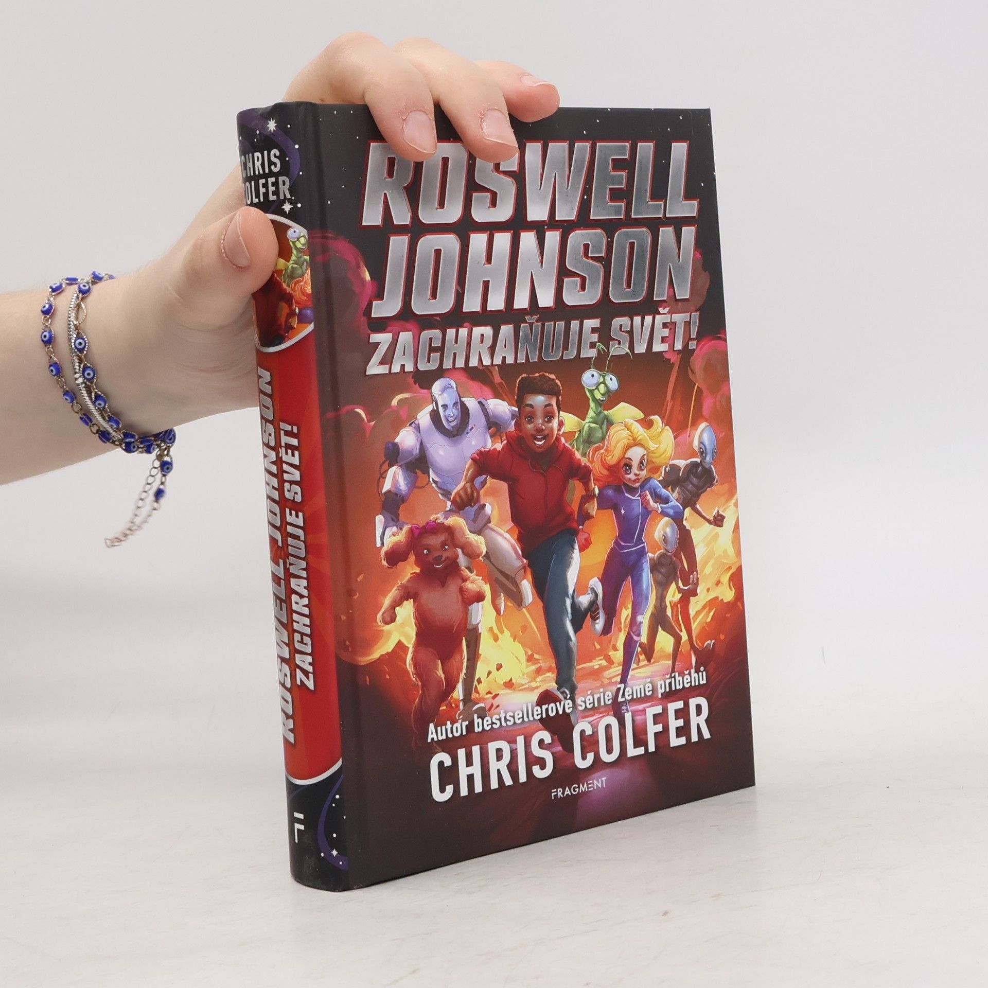 Godwin Akpan Roswell Johnson zachraňuje svět!