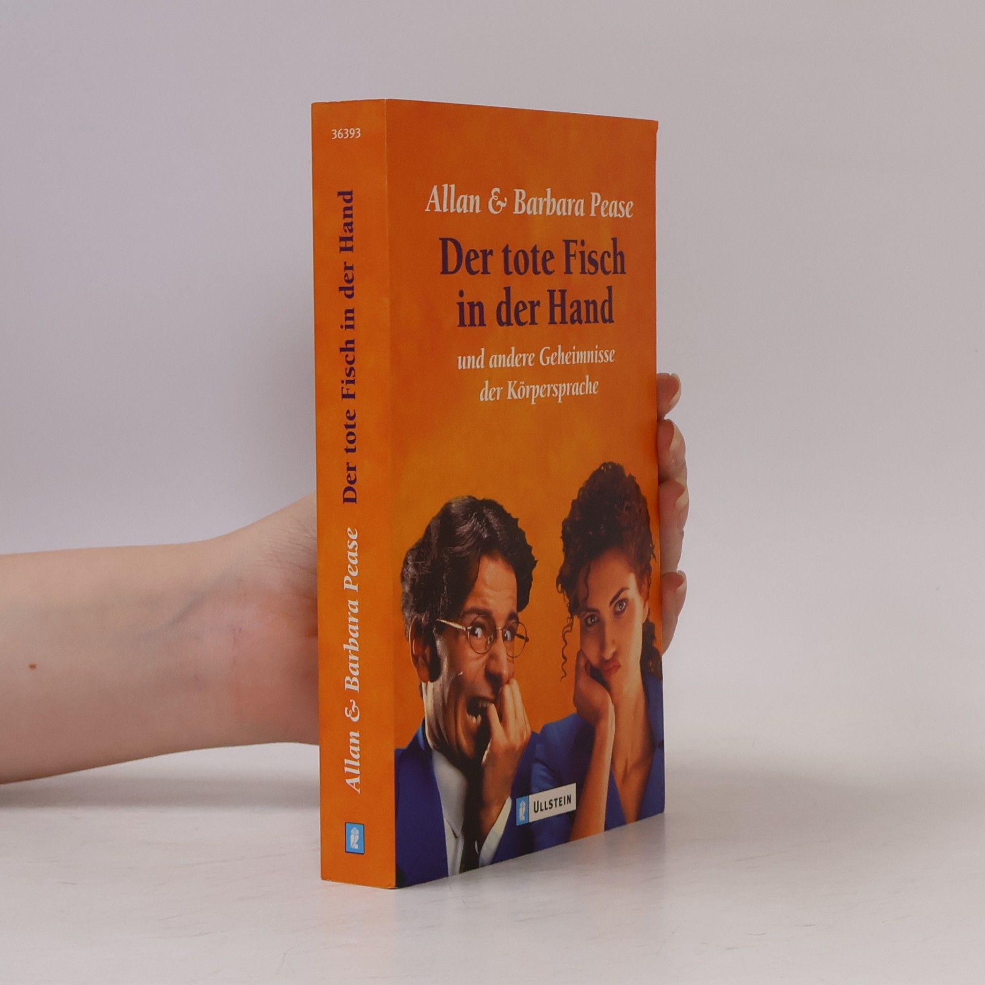 Der tote Fisch in der Hand