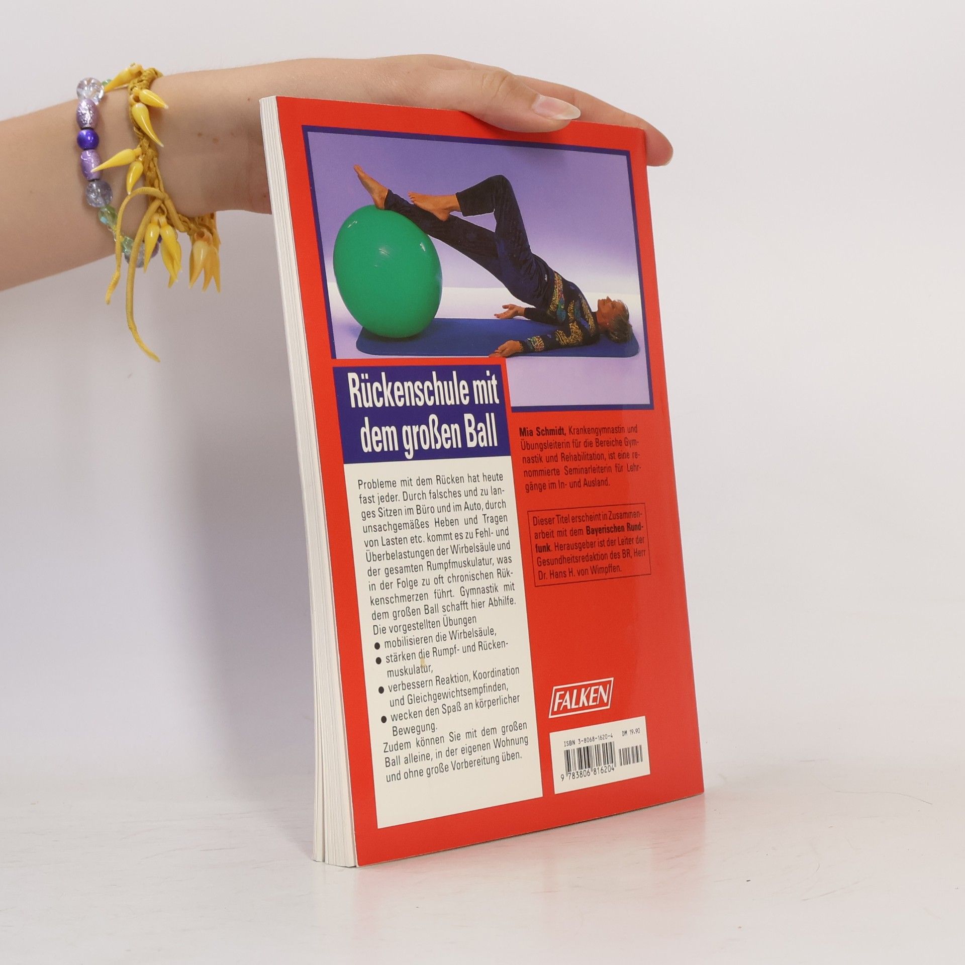 Mia Schmidt Rückenschule mit dem grossen Ball