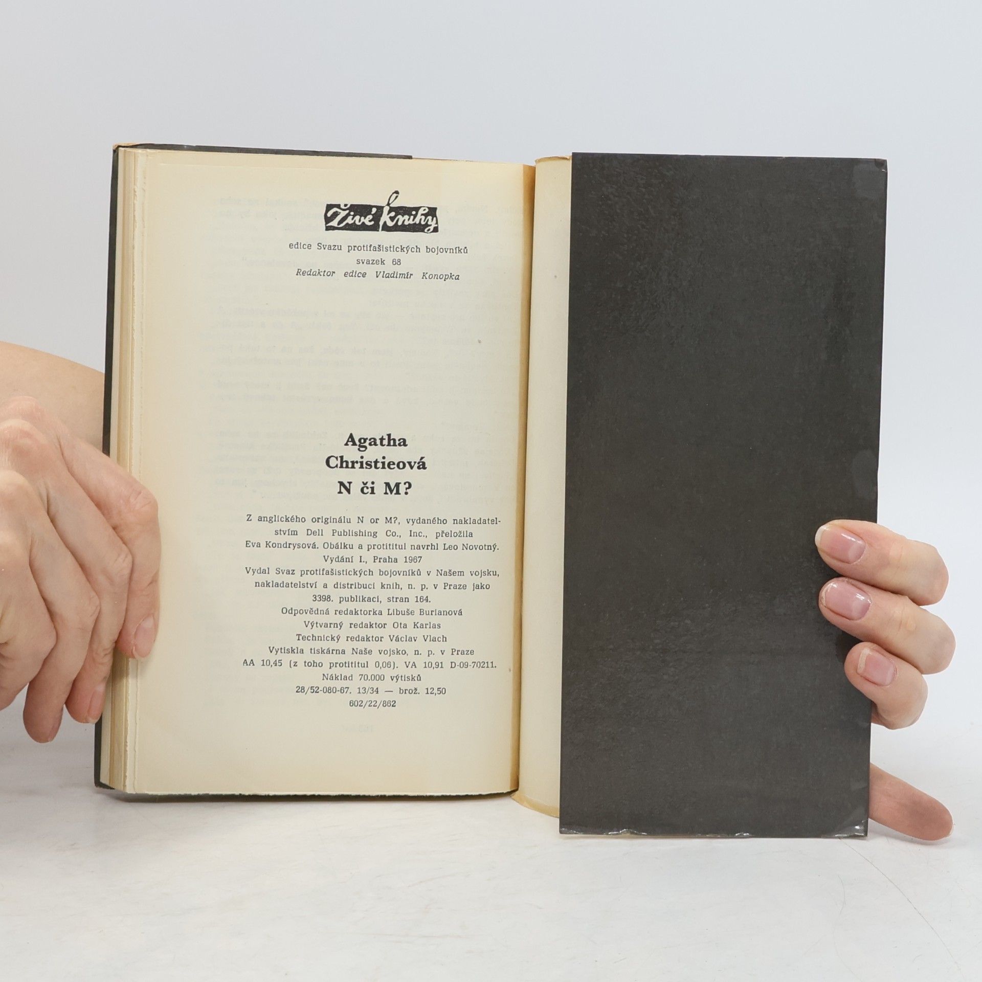 Agatha Christie N či M?