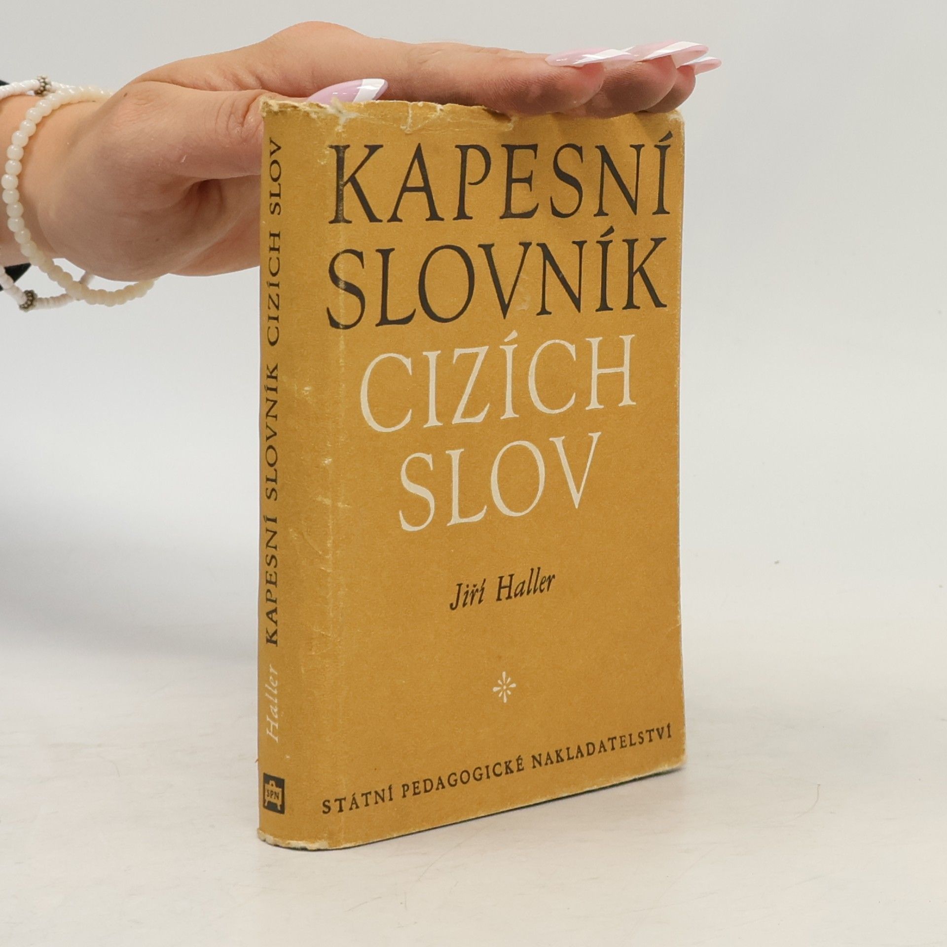 Jiří Haller Kapesní slovník cizích slov
