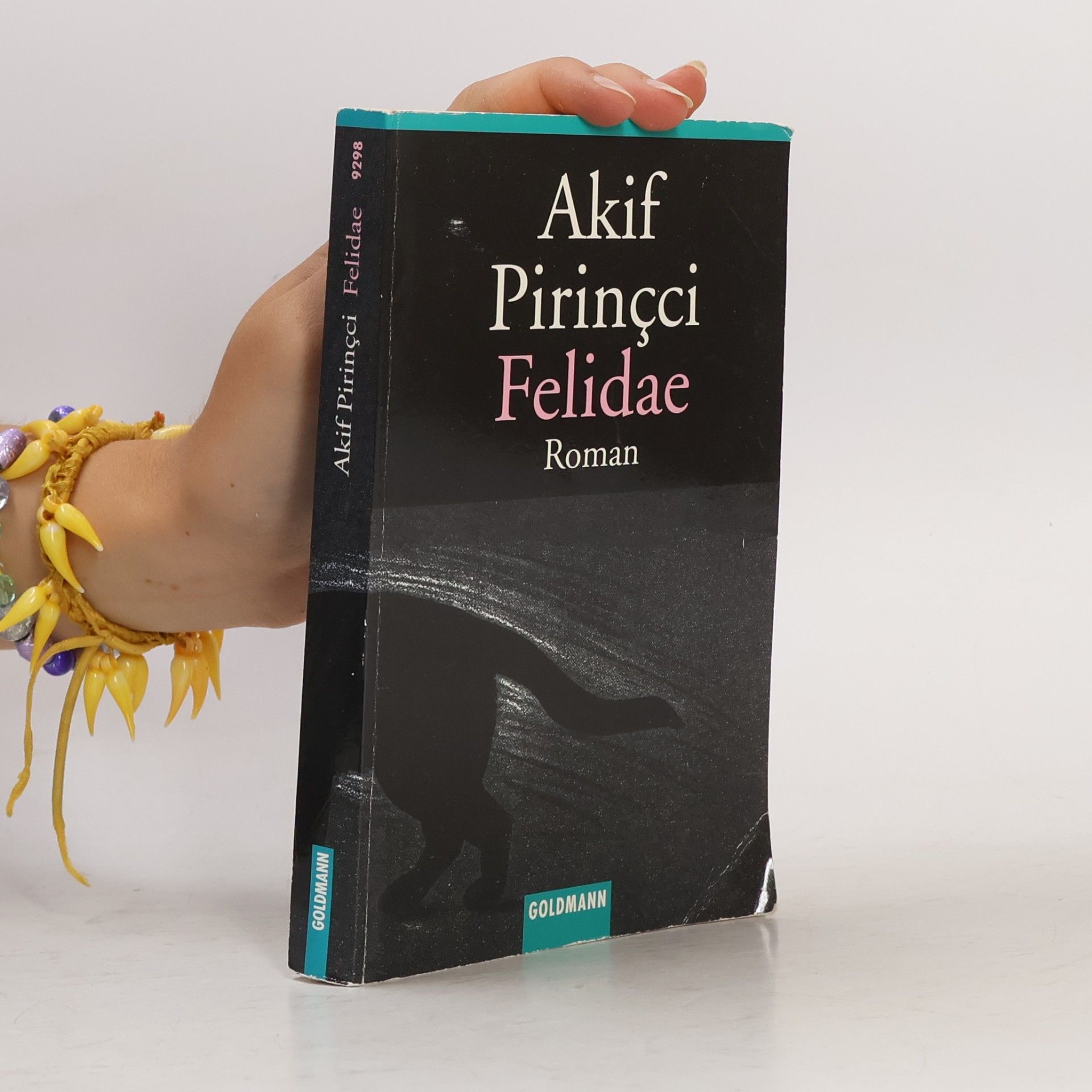 Akif Pirincci Felidae