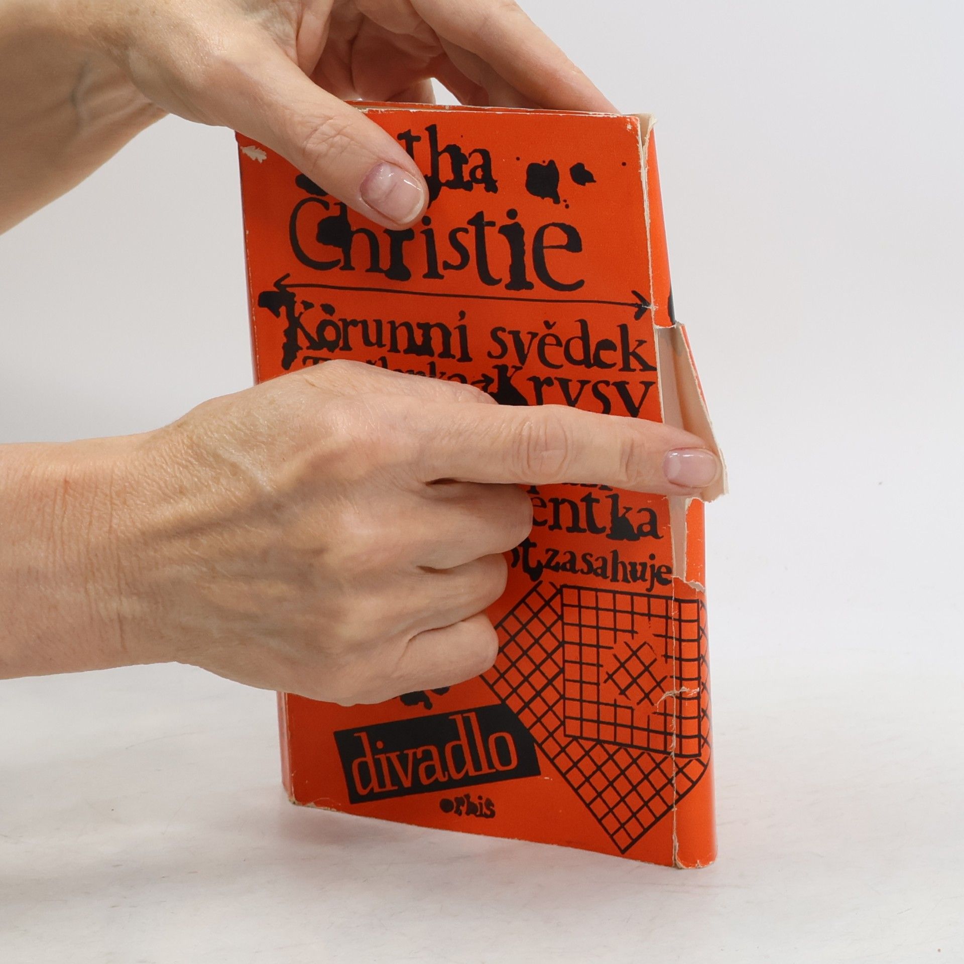 Agatha Christie Detektivní hry. Hercule Poirot zasahuje, Korunní svědek, Trojčlenka.