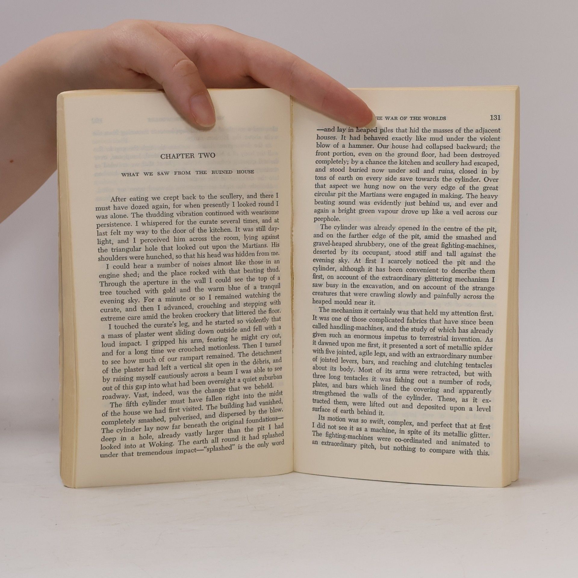 H. G. Wells The War of the Worlds and The Time Machine