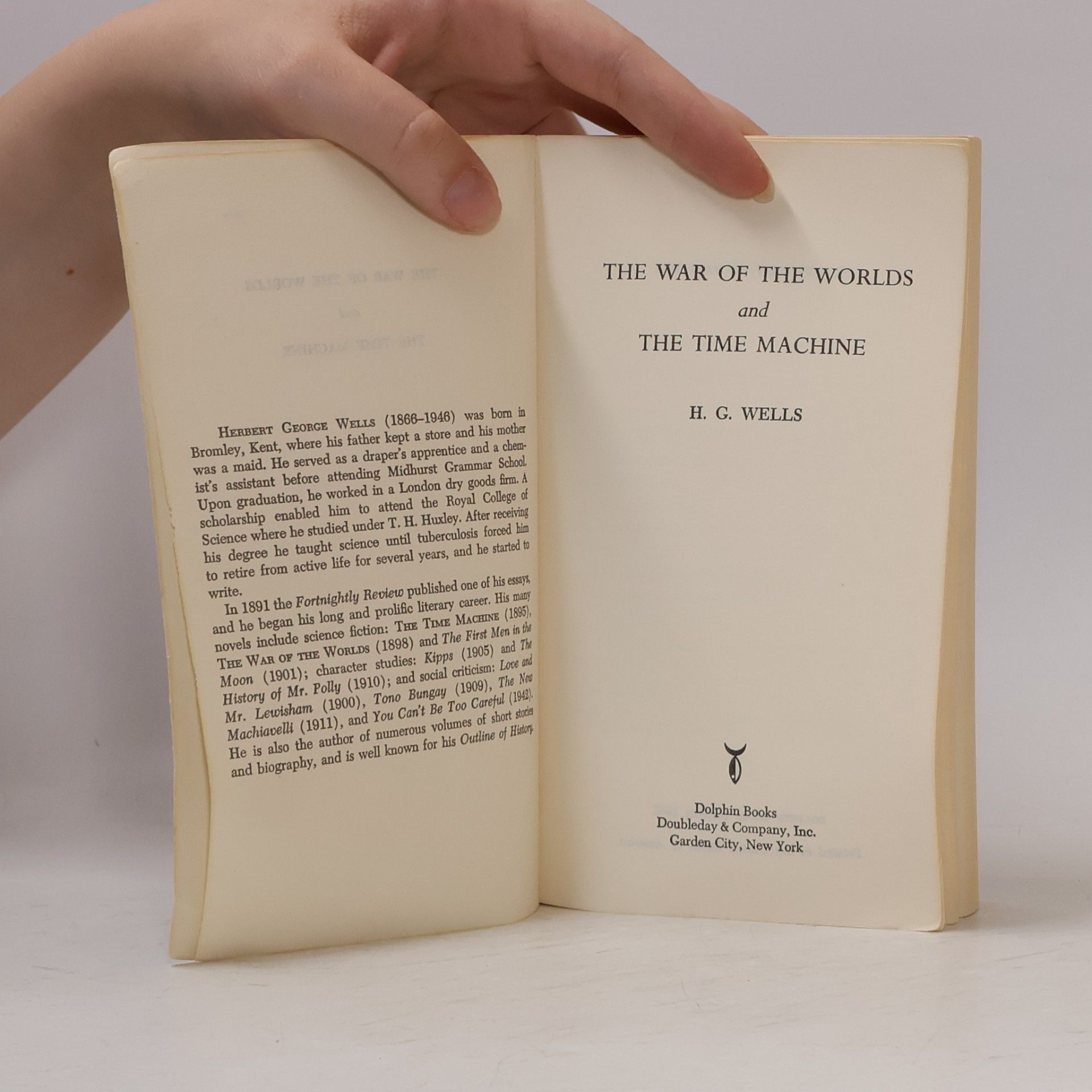 H. G. Wells The War of the Worlds and The Time Machine