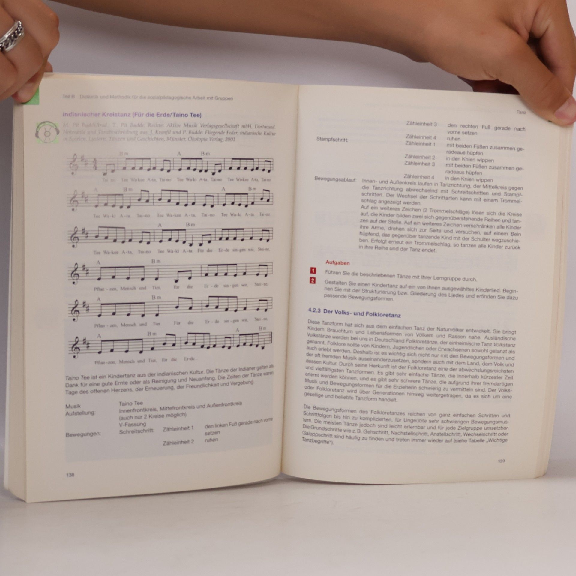 Autorenkollektiv Erziehen mit Musik