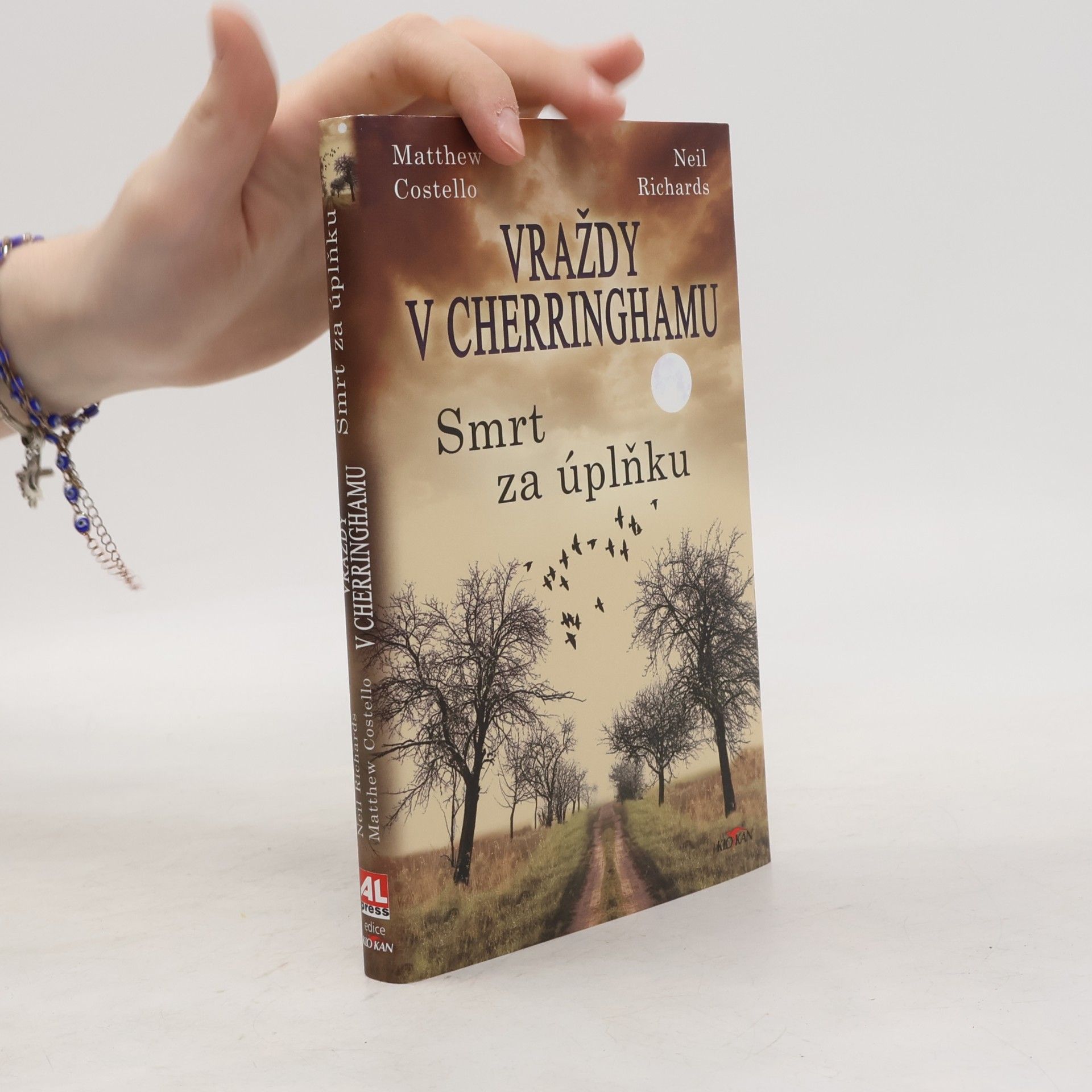 Neil Richards Vraždy v Cherringhamu. Smrt za úplňku