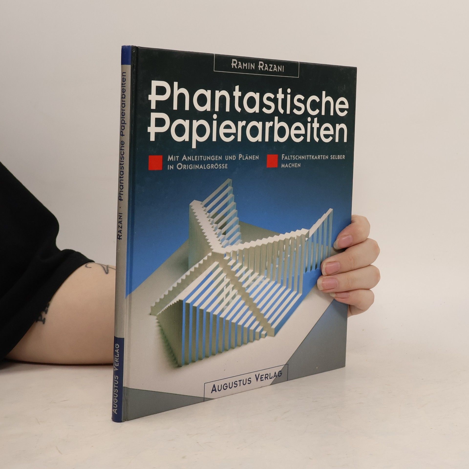 Ramin Razani Phantastische Papierarbeiten
