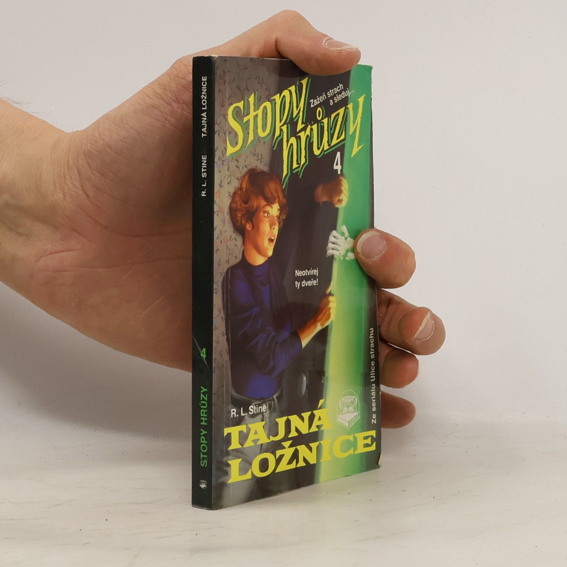 R. L. Stine Tajná ložnice. Stopy hrůzy 4.
